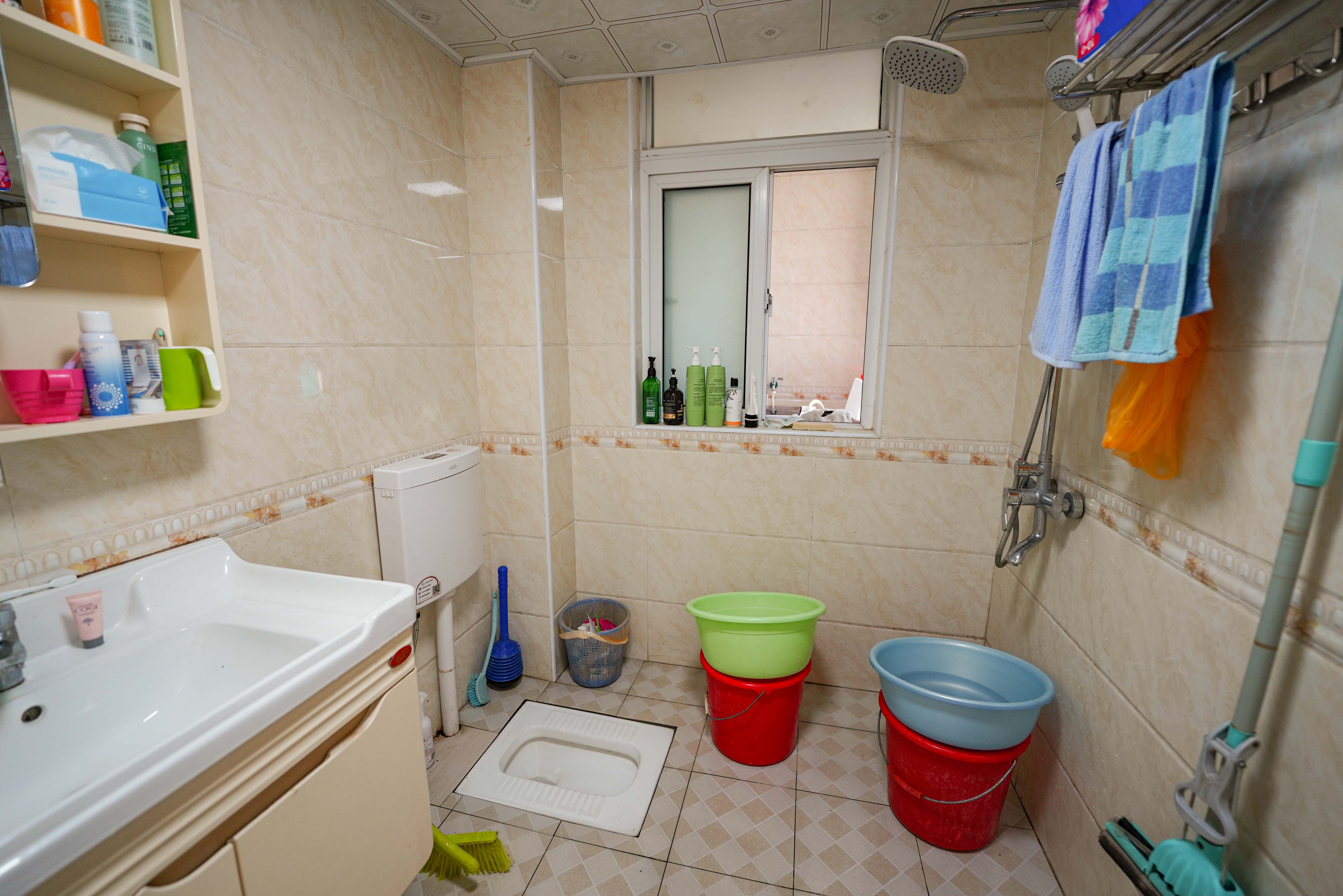 鑫天格林香山  3室2厅1卫    48.8万卫生间