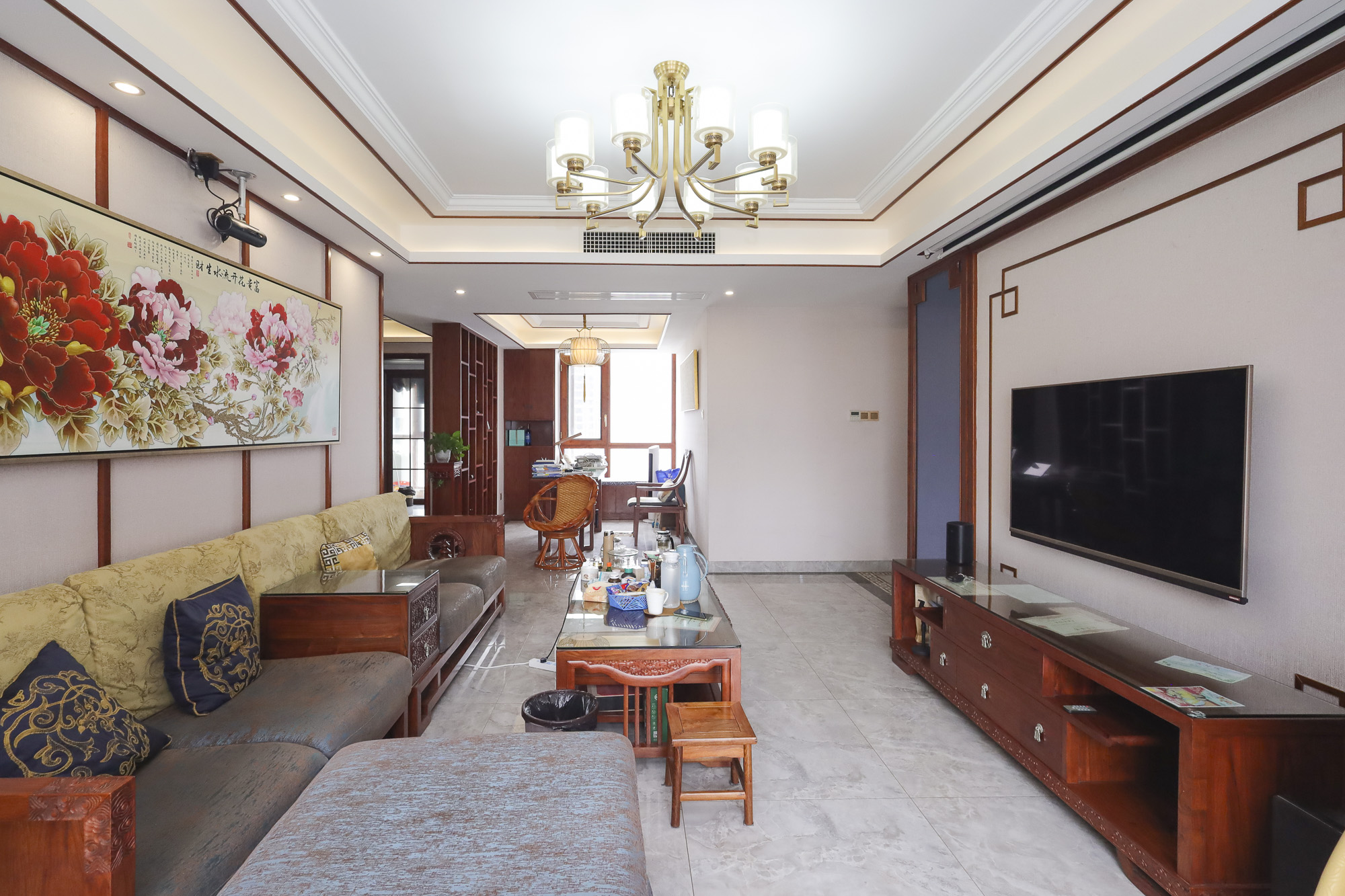 世茂外滩里（世茂铂翠湾三期）  4室2厅2卫    225.0万客厅