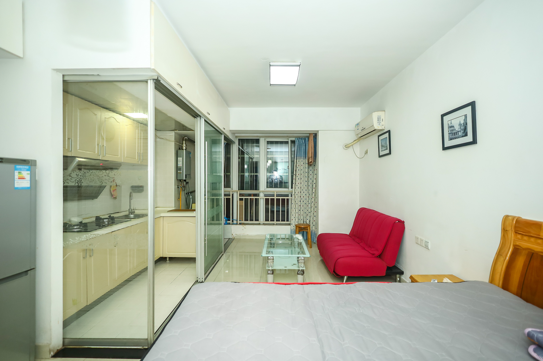 时代星城 1室1厅1卫 20.5万 时代星城 1室1厅1卫 20.5万客厅