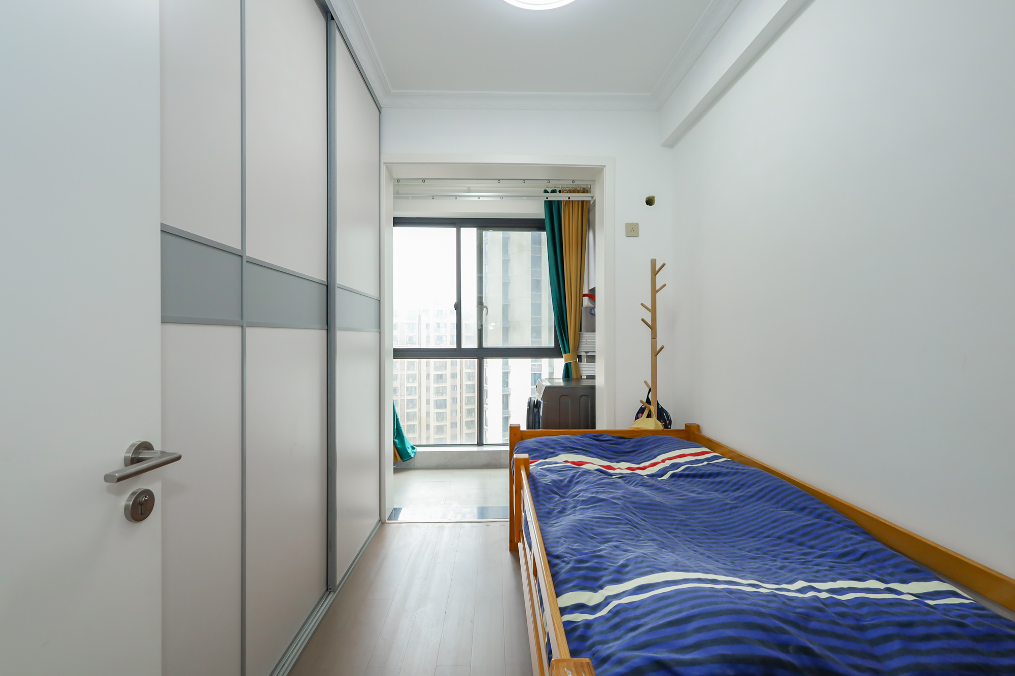 盛景谷山里  3室2厅2卫    118.8万卧室