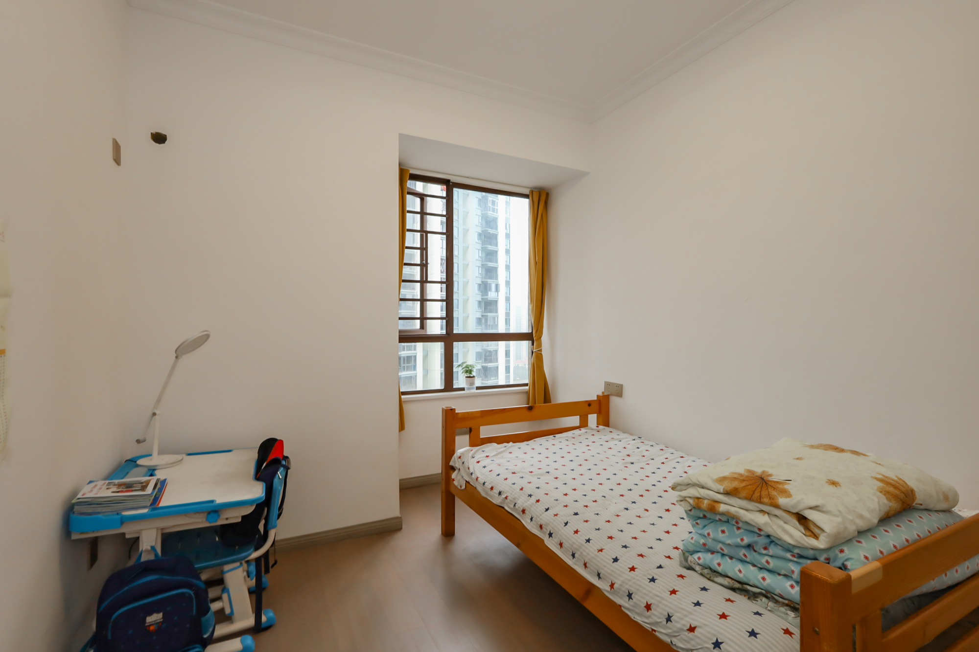 盛景谷山里  3室2厅2卫    118.8万卧室