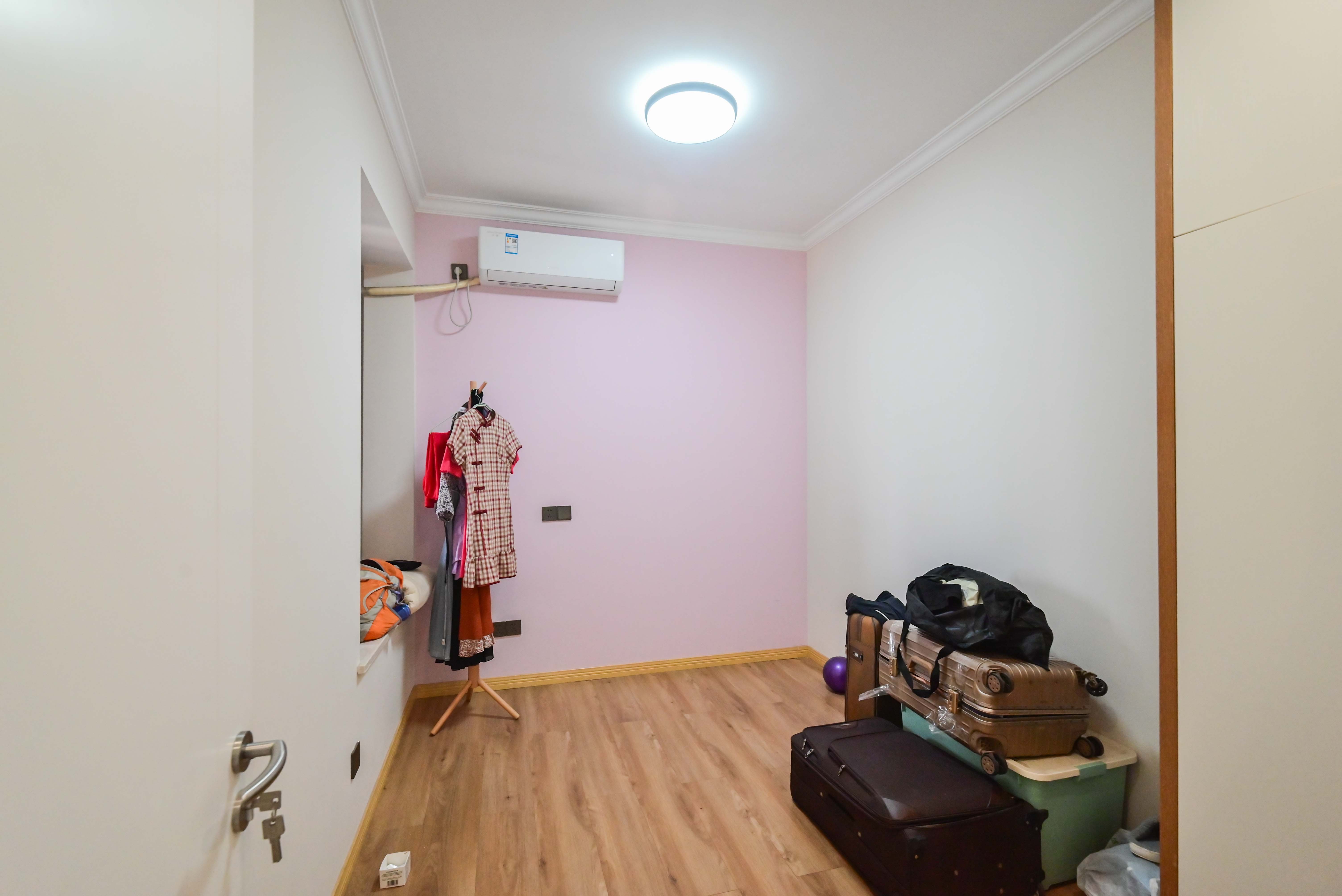 明昇壹城（明昇时代广场）二期  3室2厅2卫    140.0万卧室