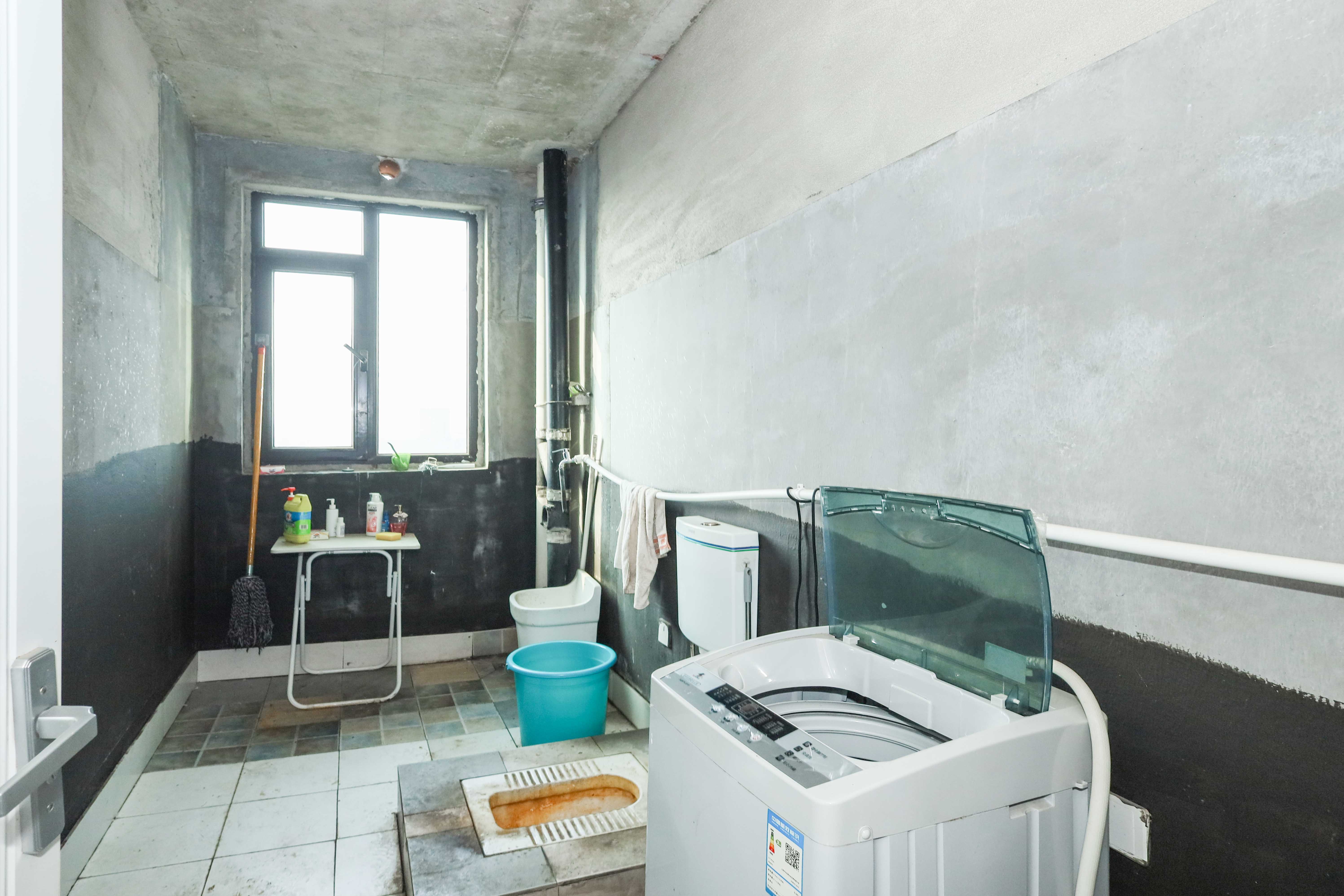 晟通牡丹舸  4室2厅2卫   438.00万卫生间