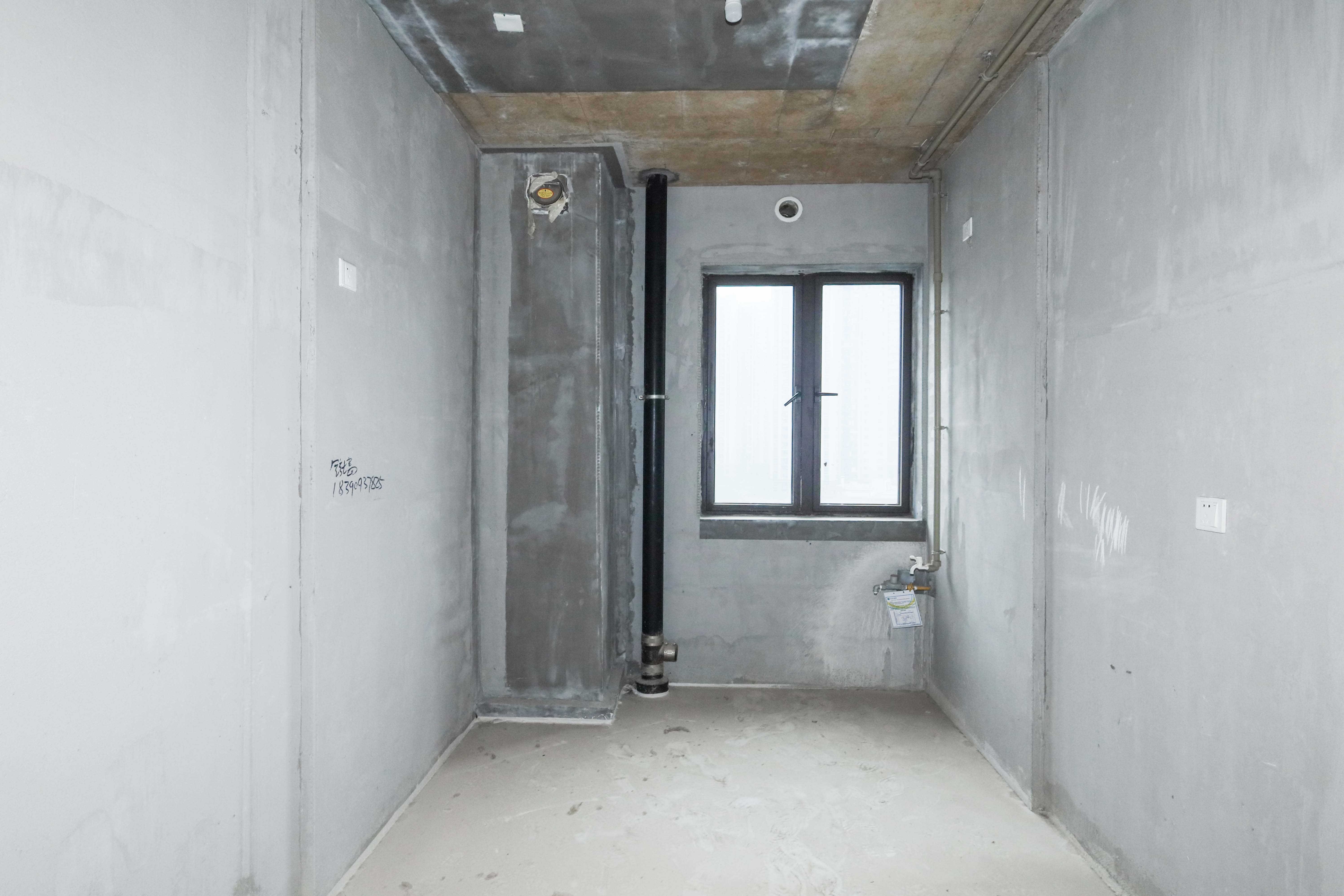 建发央著  4室2厅2卫   275.00万厨房
