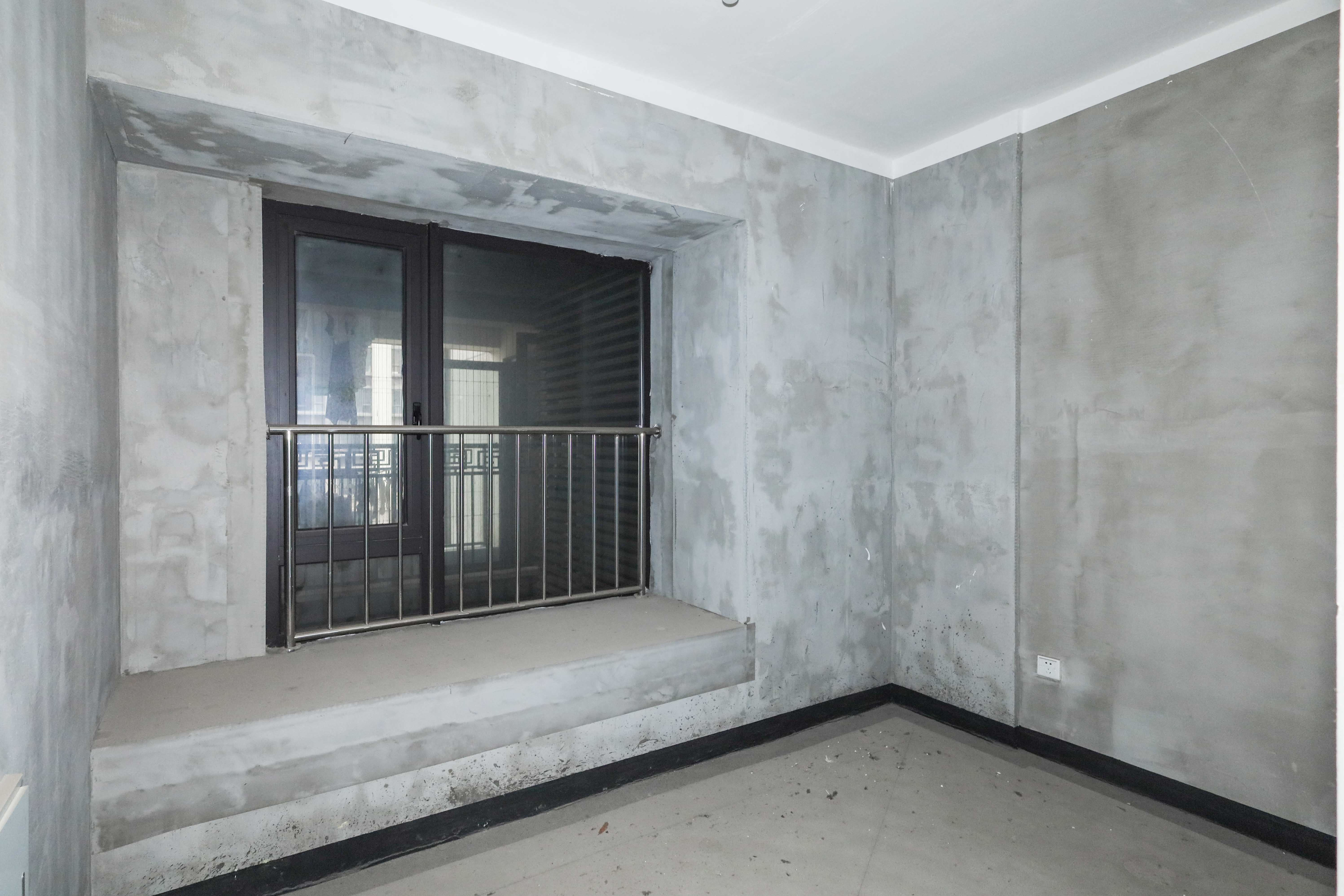建发央著  3室2厅2卫   173.80万卧室