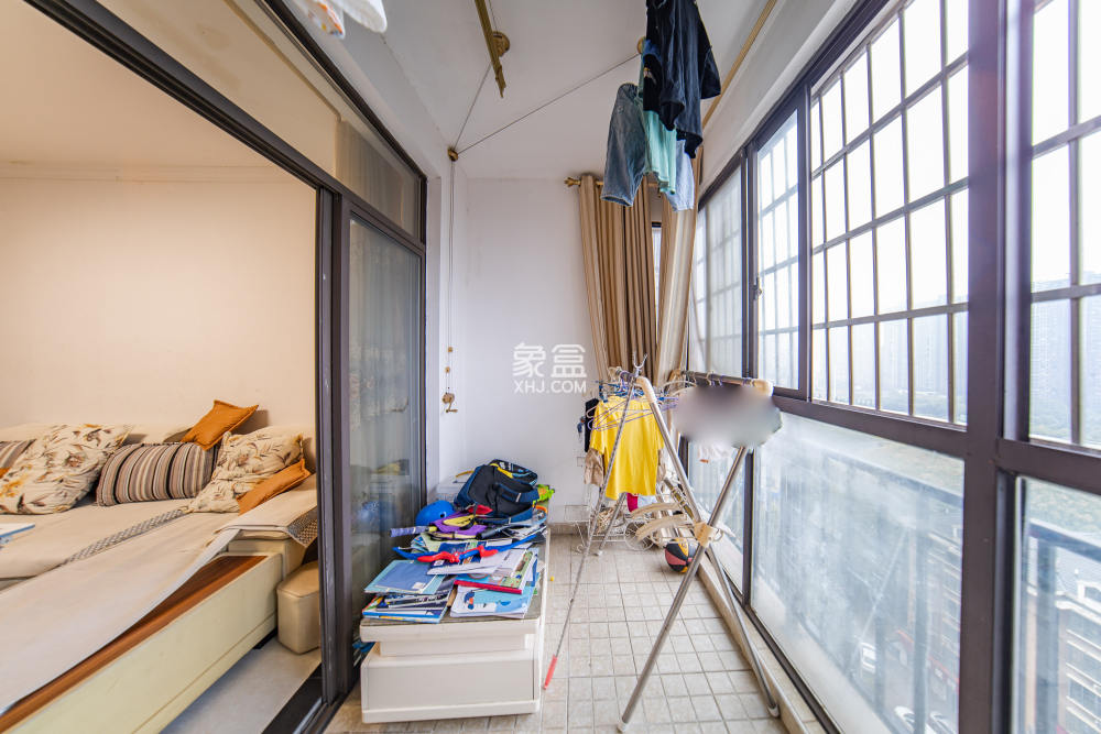 卓越麓山別墅（麓山峰境產(chǎn)權(quán)麓山花苑）  3室2廳2衛(wèi)    86.18萬