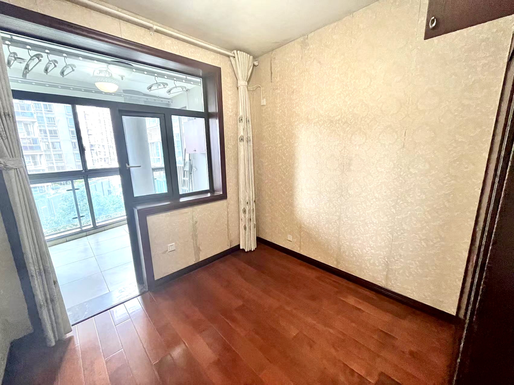 丽景滨江  5室2厅2卫    142.0万室内图