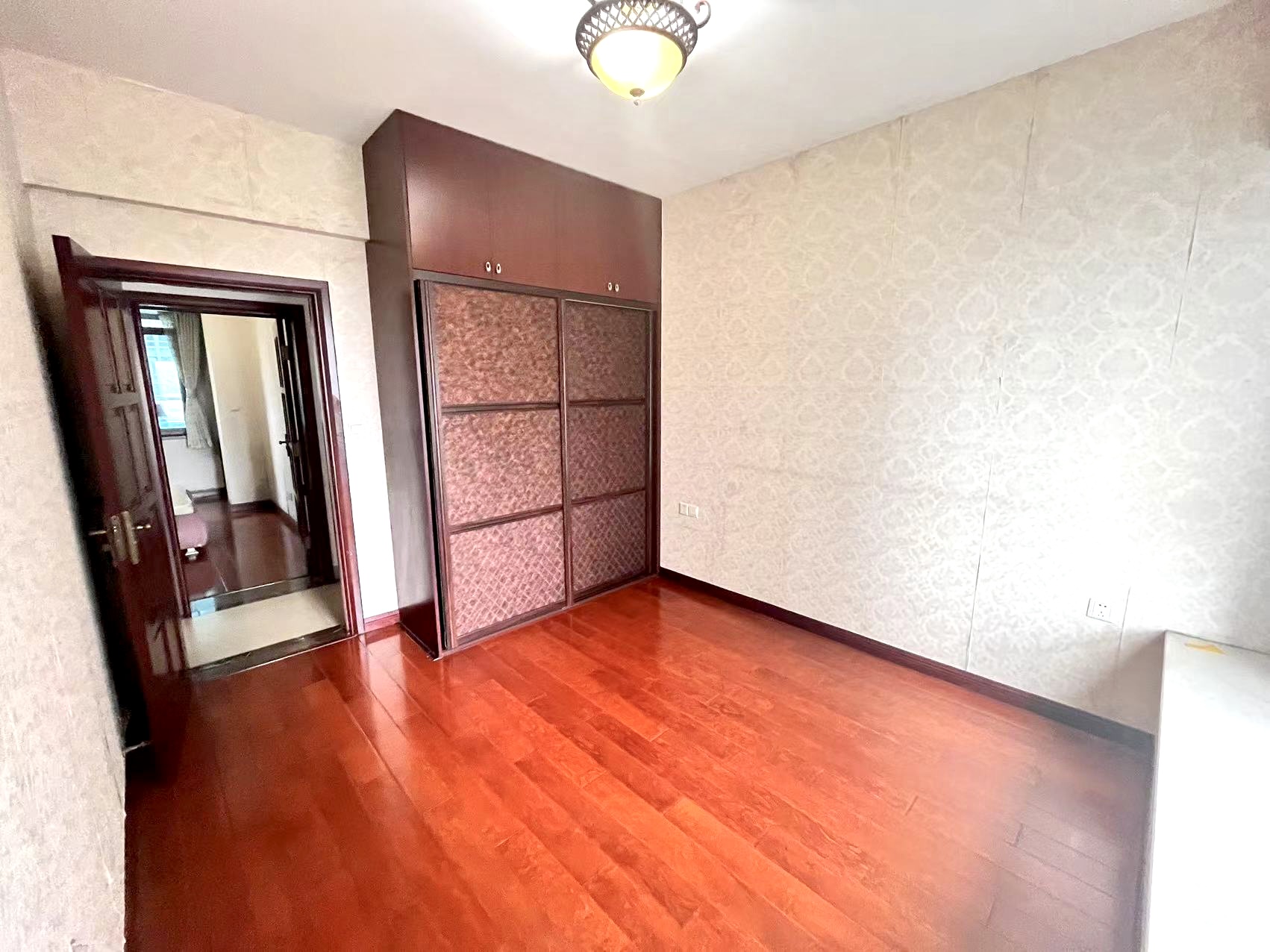 丽景滨江  5室2厅2卫    142.0万室内图