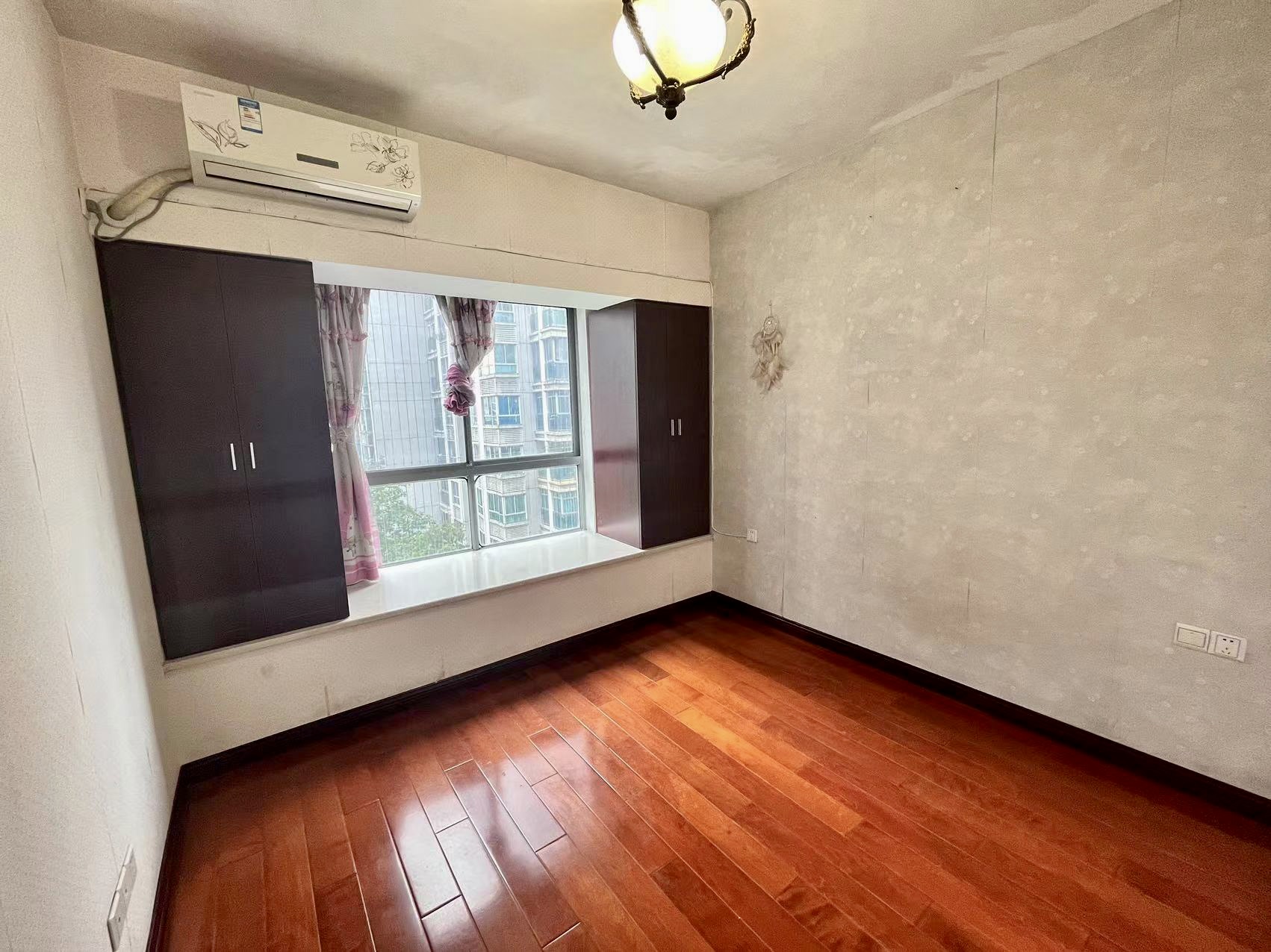 丽景滨江  5室2厅2卫    142.0万室内图