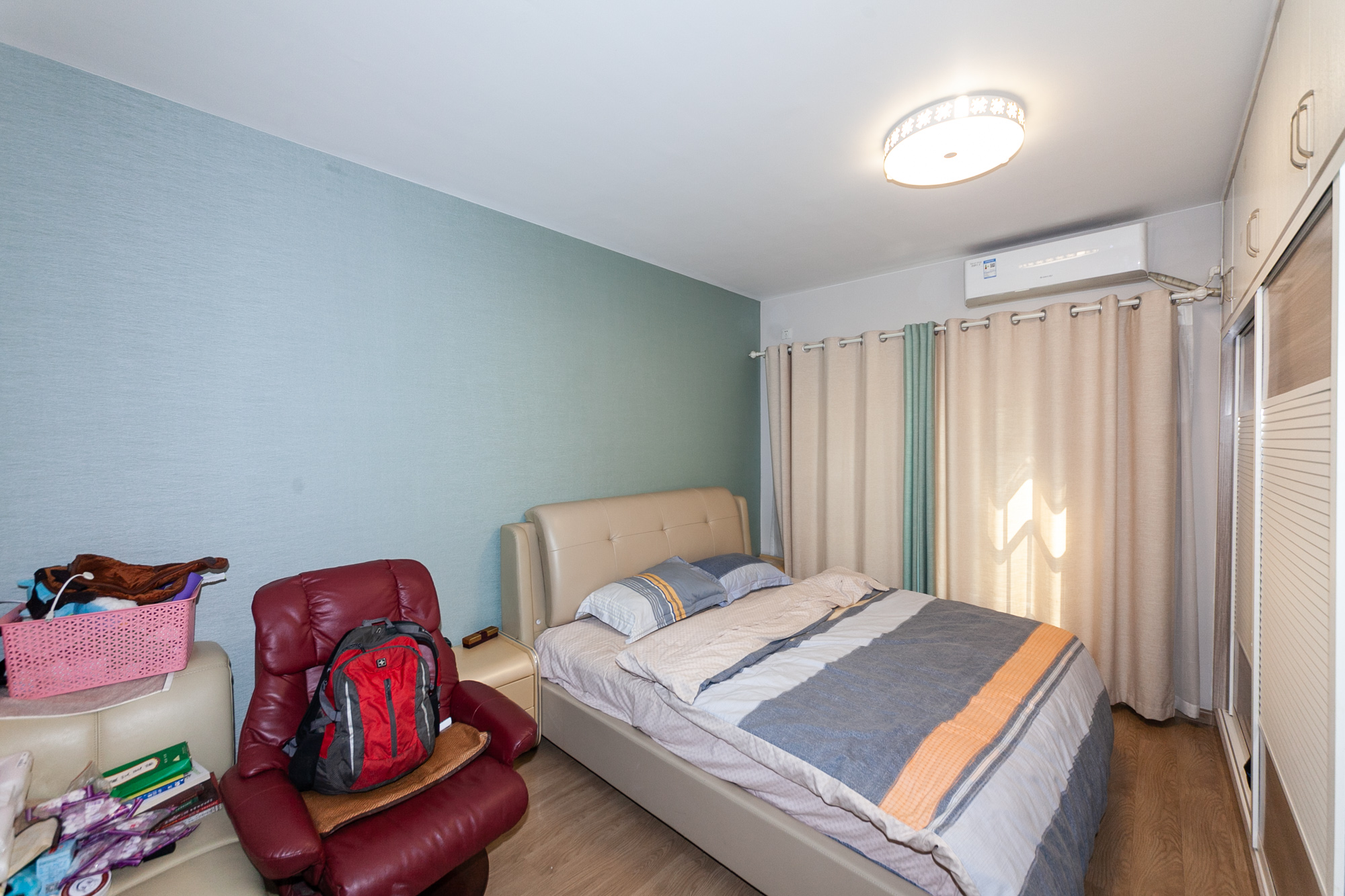 时代倾城三期 3室2厅2卫 112.0万 时代倾城三期 3室2厅2卫 112.0万卧室