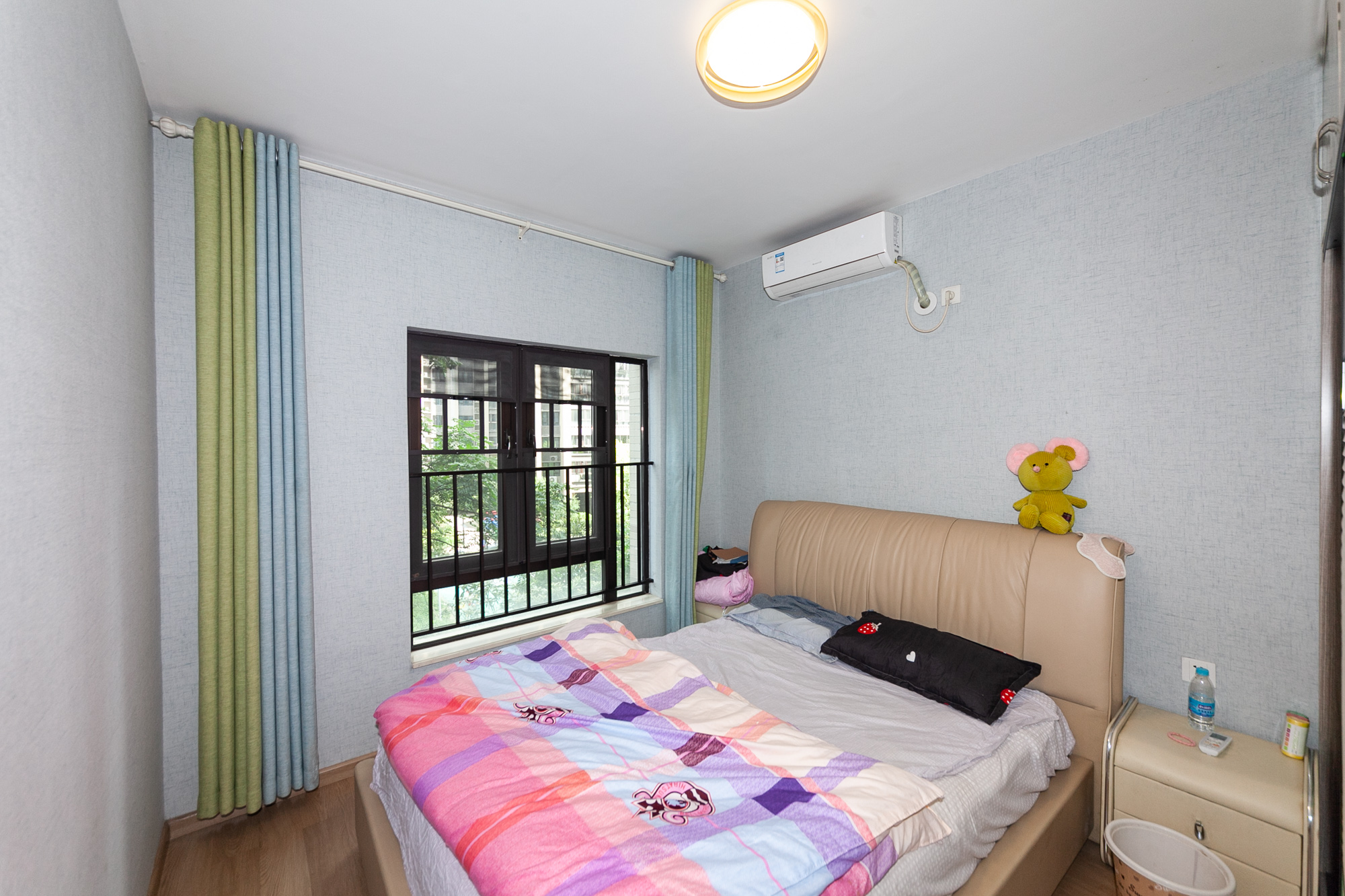 时代倾城三期 3室2厅2卫 112.0万 时代倾城三期 3室2厅2卫 112.0万卧室