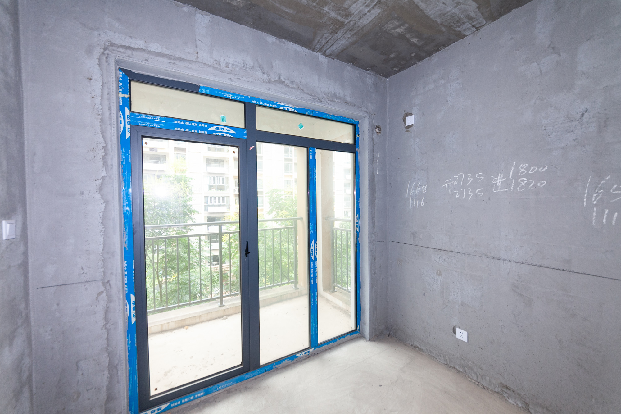 澳海谷山府 5室2厅2卫 126.0万 澳海谷山府 5室2厅2卫 126.0万卧室