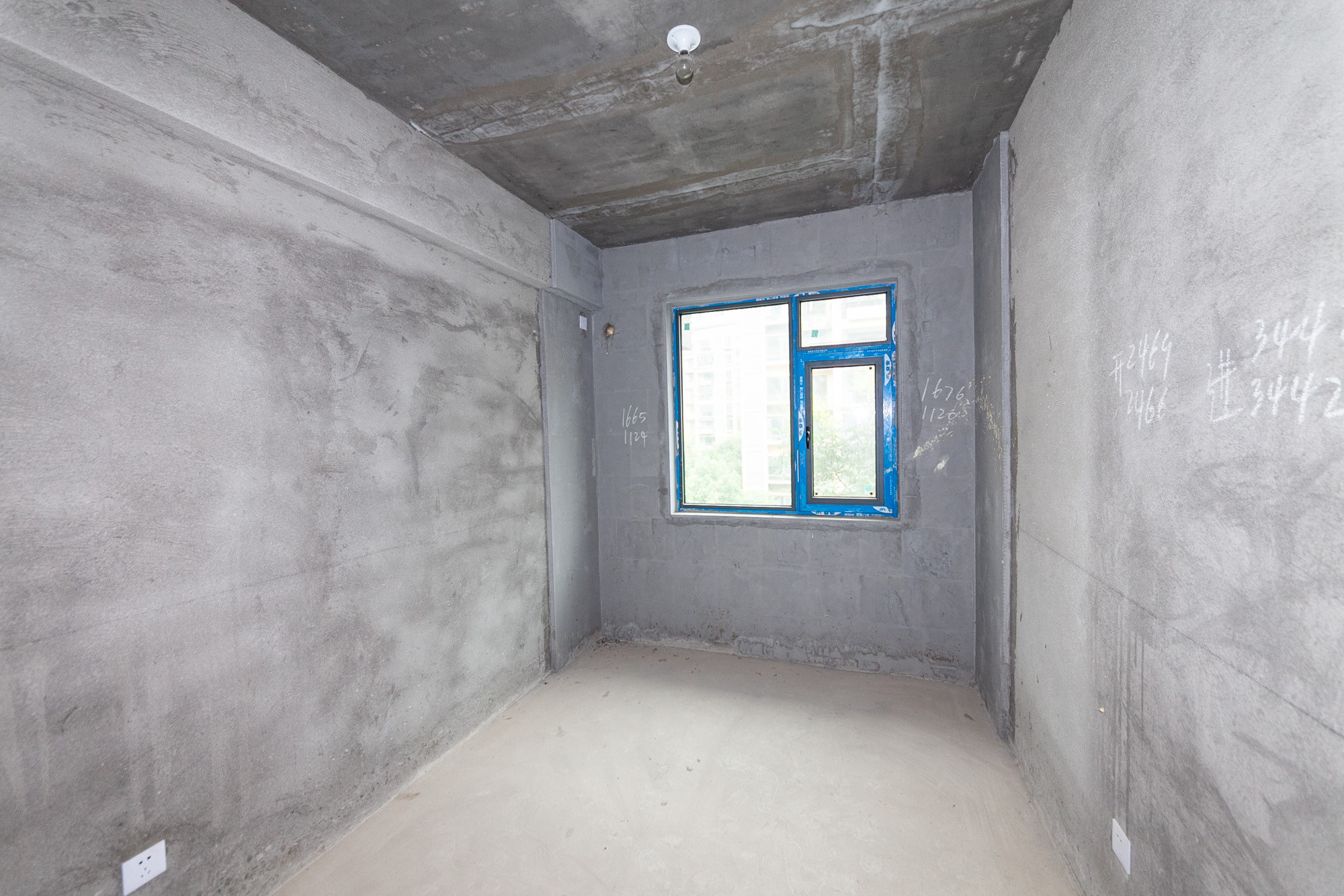 澳海谷山府 5室2厅2卫 126.0万 澳海谷山府 5室2厅2卫 126.0万卧室