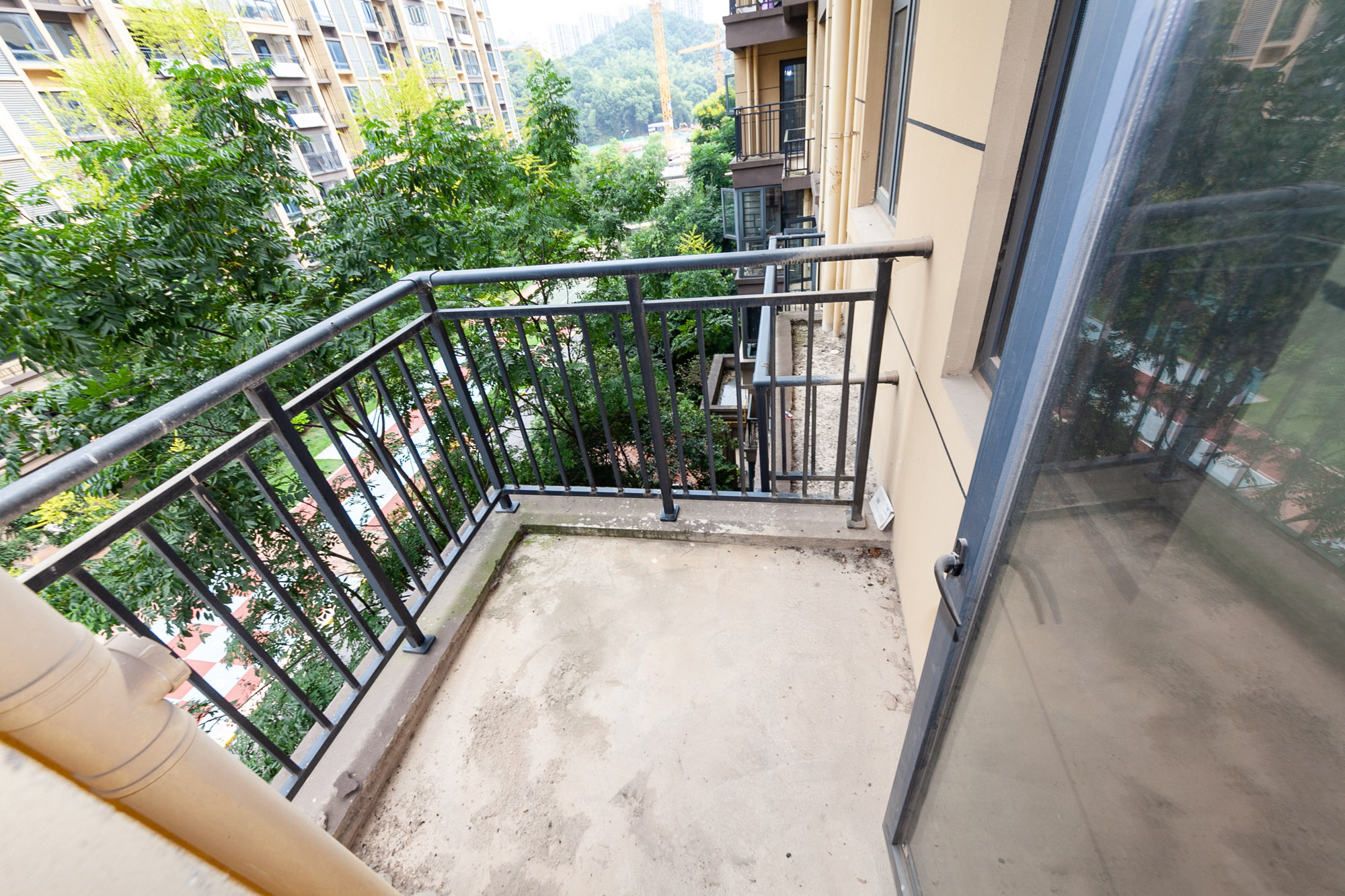 澳海谷山府 5室2厅2卫 126.0万 澳海谷山府 5室2厅2卫 126.0万阳台