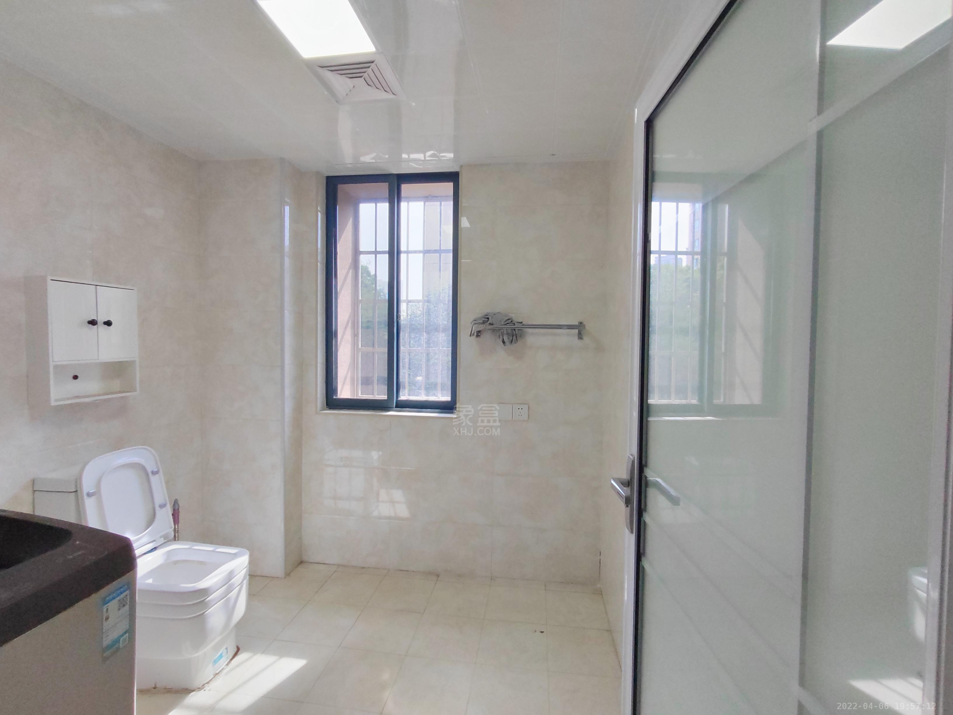 金质颐园  3室2厅2卫   59.80万 金质颐园  3室2厅2卫   59.80万室内图