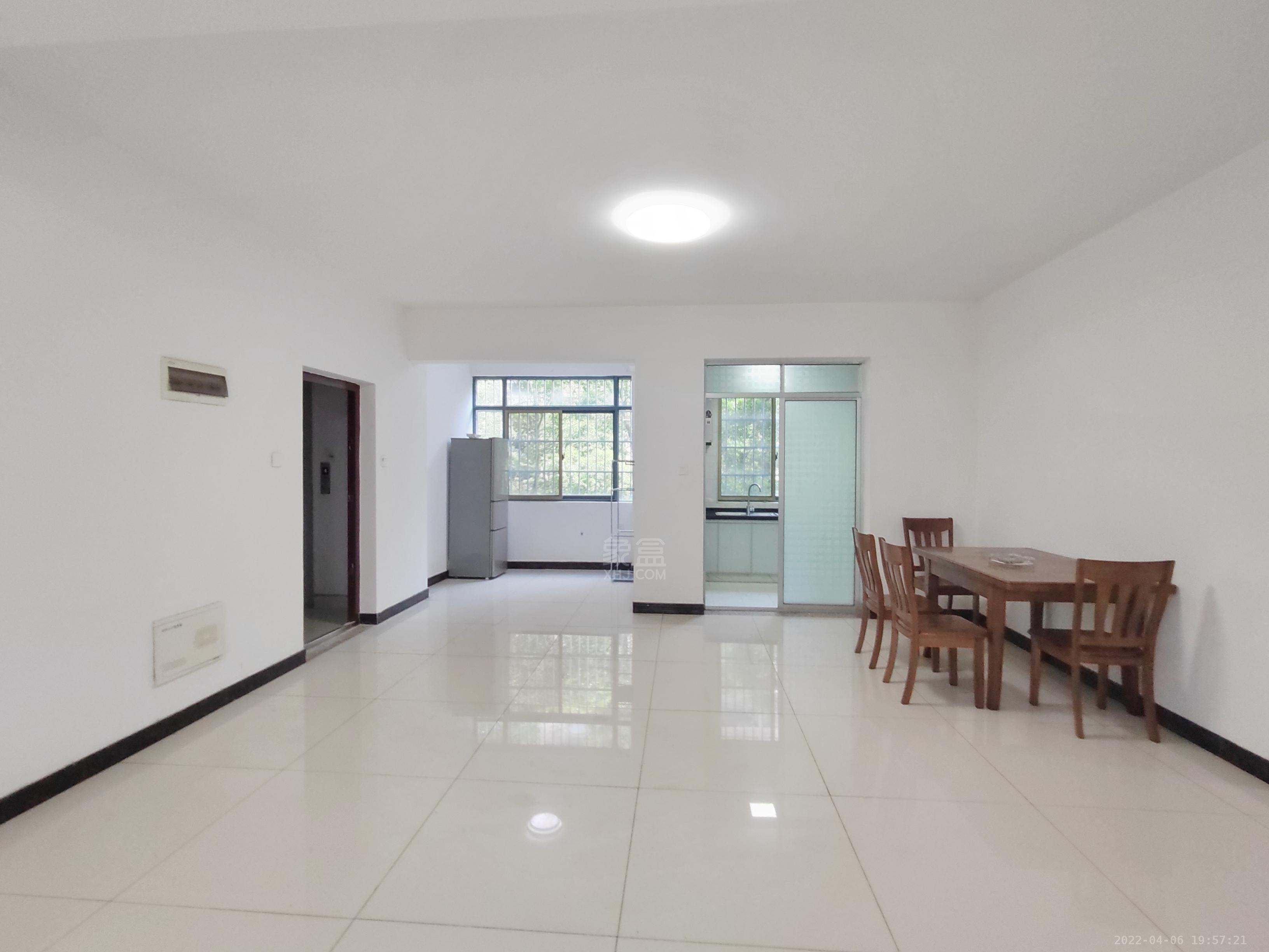 金质颐园  3室2厅2卫   59.80万 金质颐园  3室2厅2卫   59.80万室内图