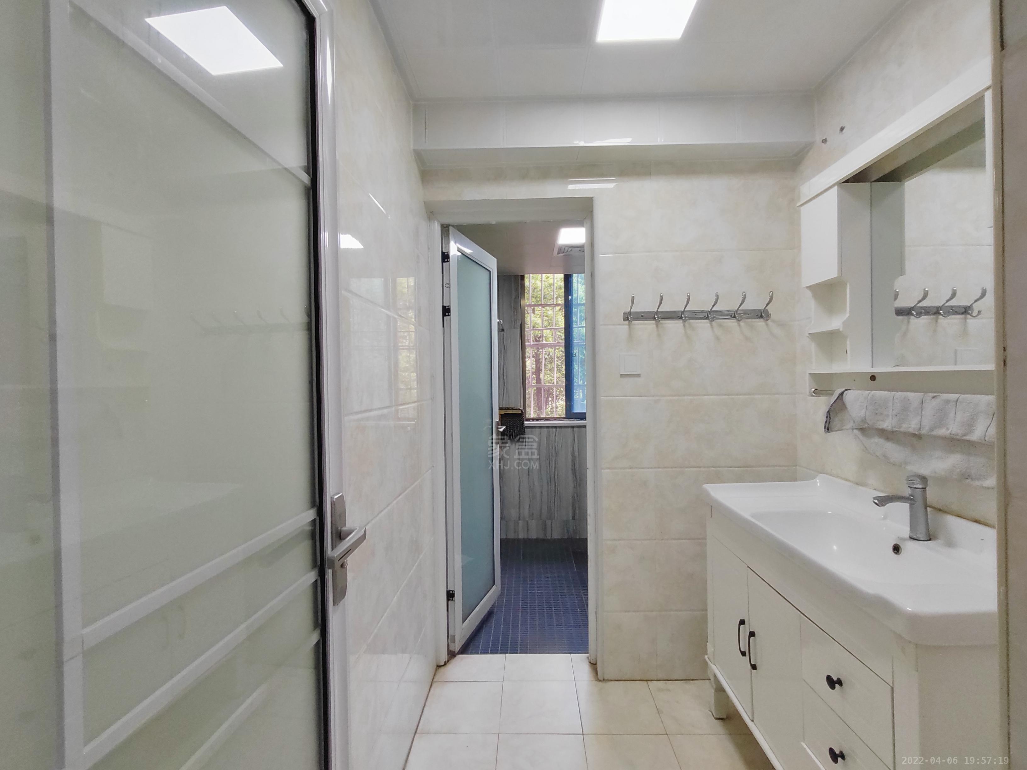 金质颐园  3室2厅2卫   59.80万 金质颐园  3室2厅2卫   59.80万室内图