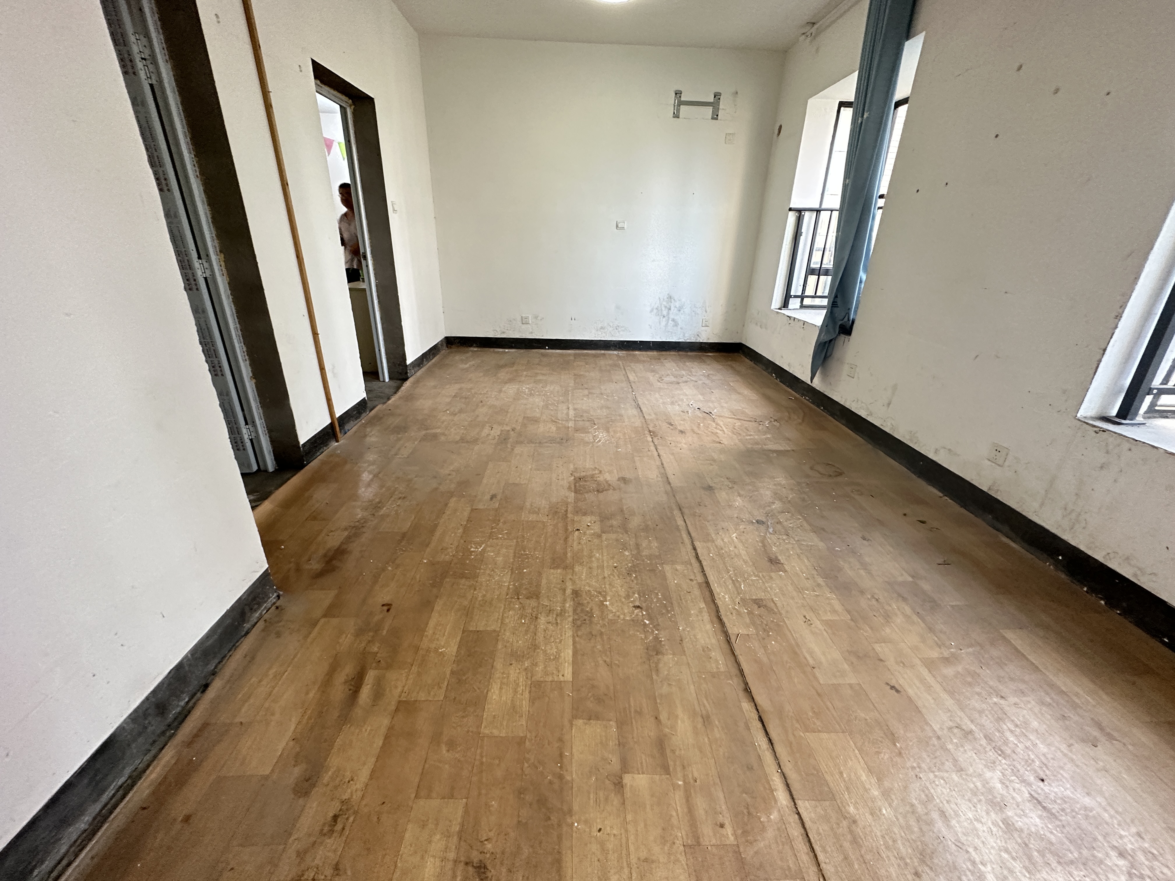 龙腾国际 3室2厅1卫 64.0万 龙腾国际 3室2厅1卫 64.0万室内图