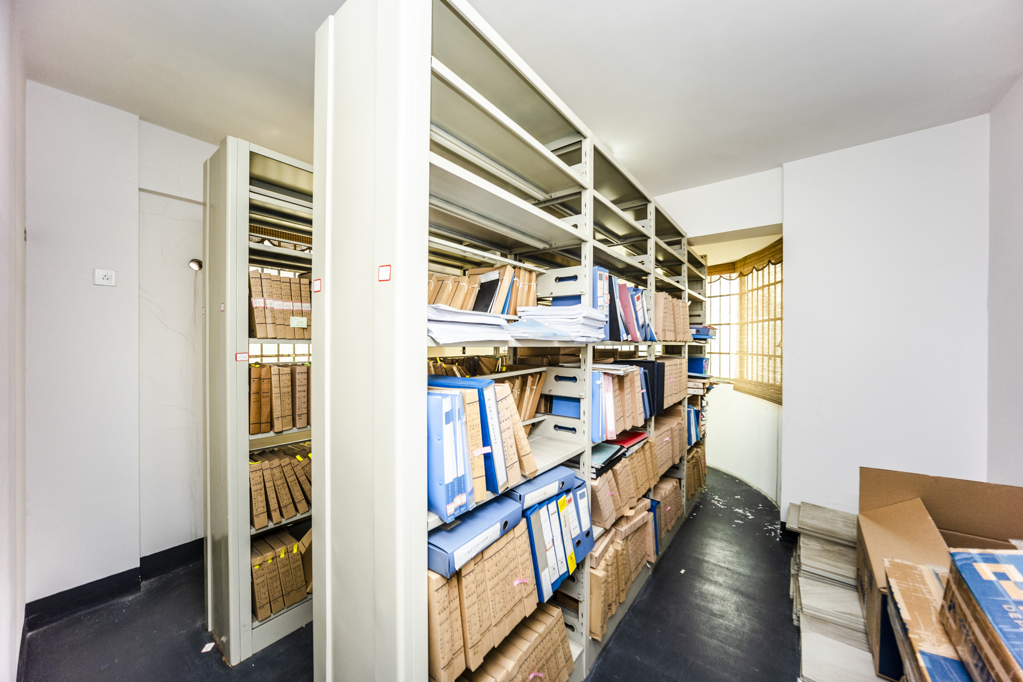 新大新  3室2厅2卫   163.00万卧室