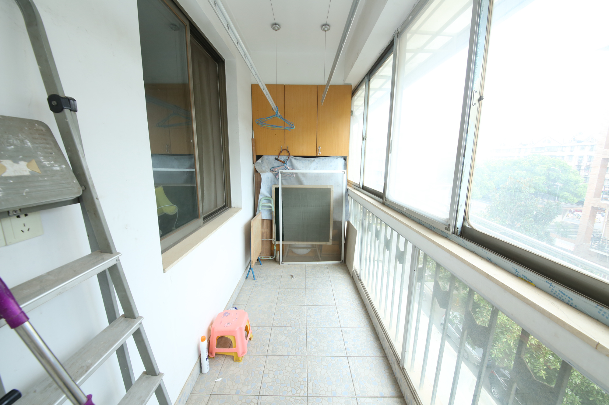 芙蓉公寓  3室2厅2卫   128.00万阳台
