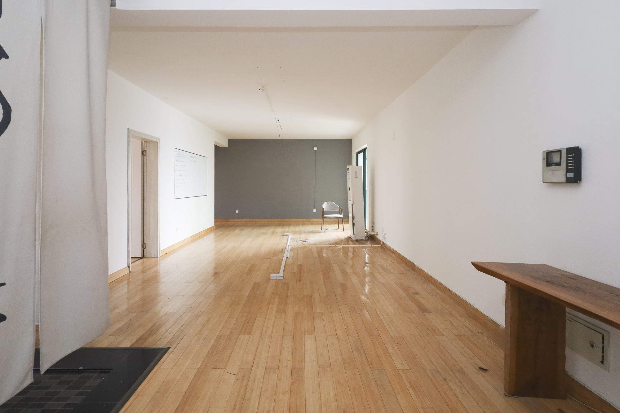 滨江金座 3室2厅2卫 125.0万 滨江金座 3室2厅2卫 125.0万客厅