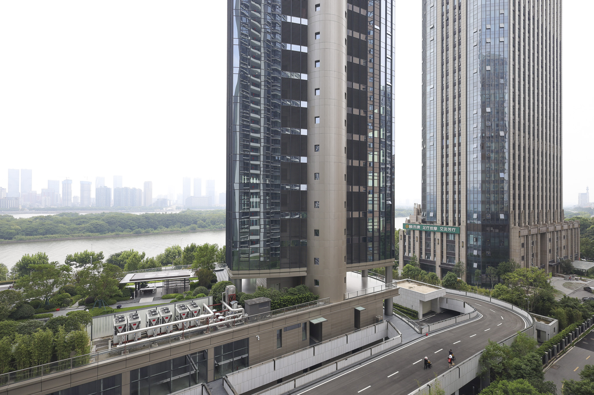 滨江府1913  4室2厅2卫   272.00万其他