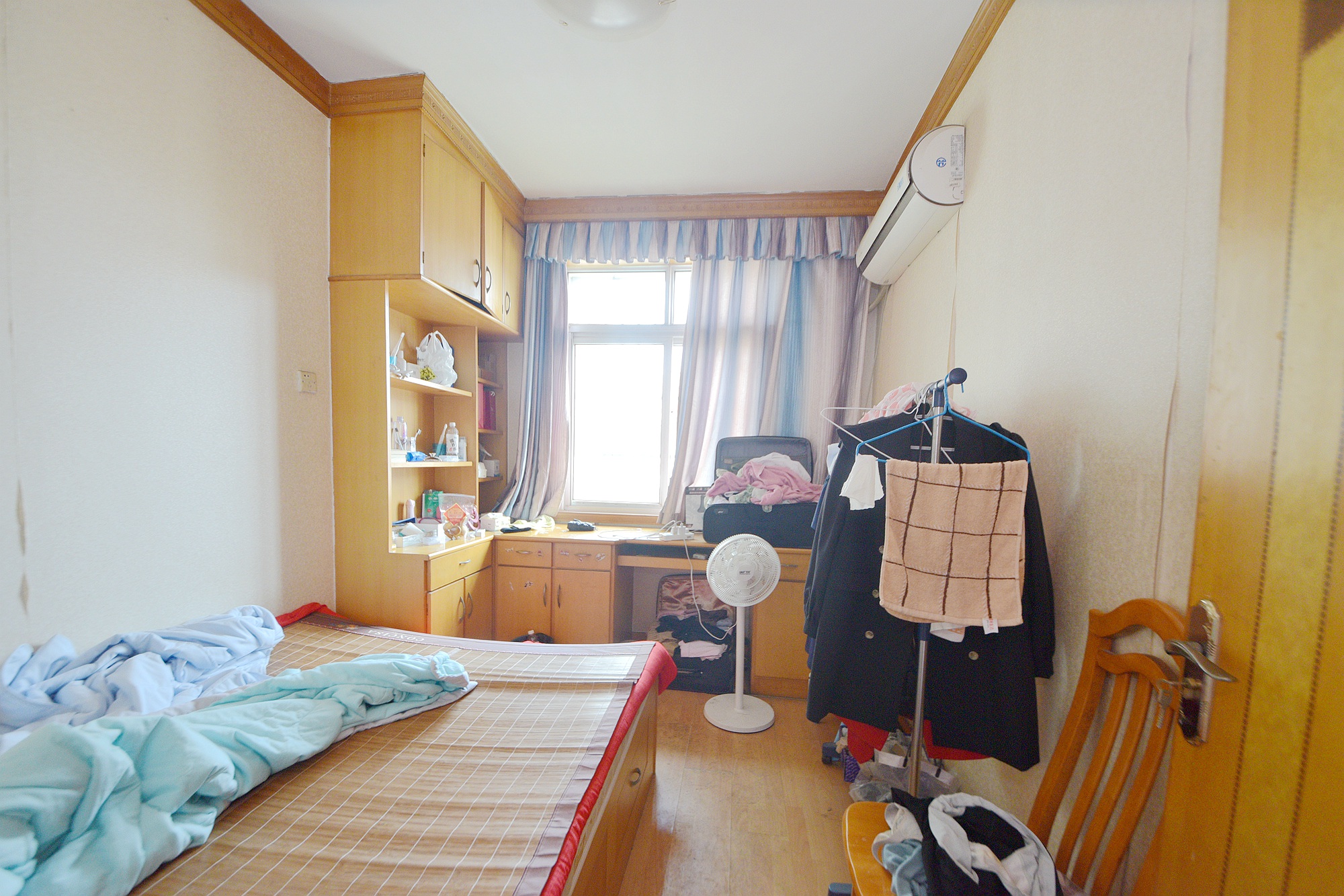 名都花园  2室2厅1卫   76.00万卧室
