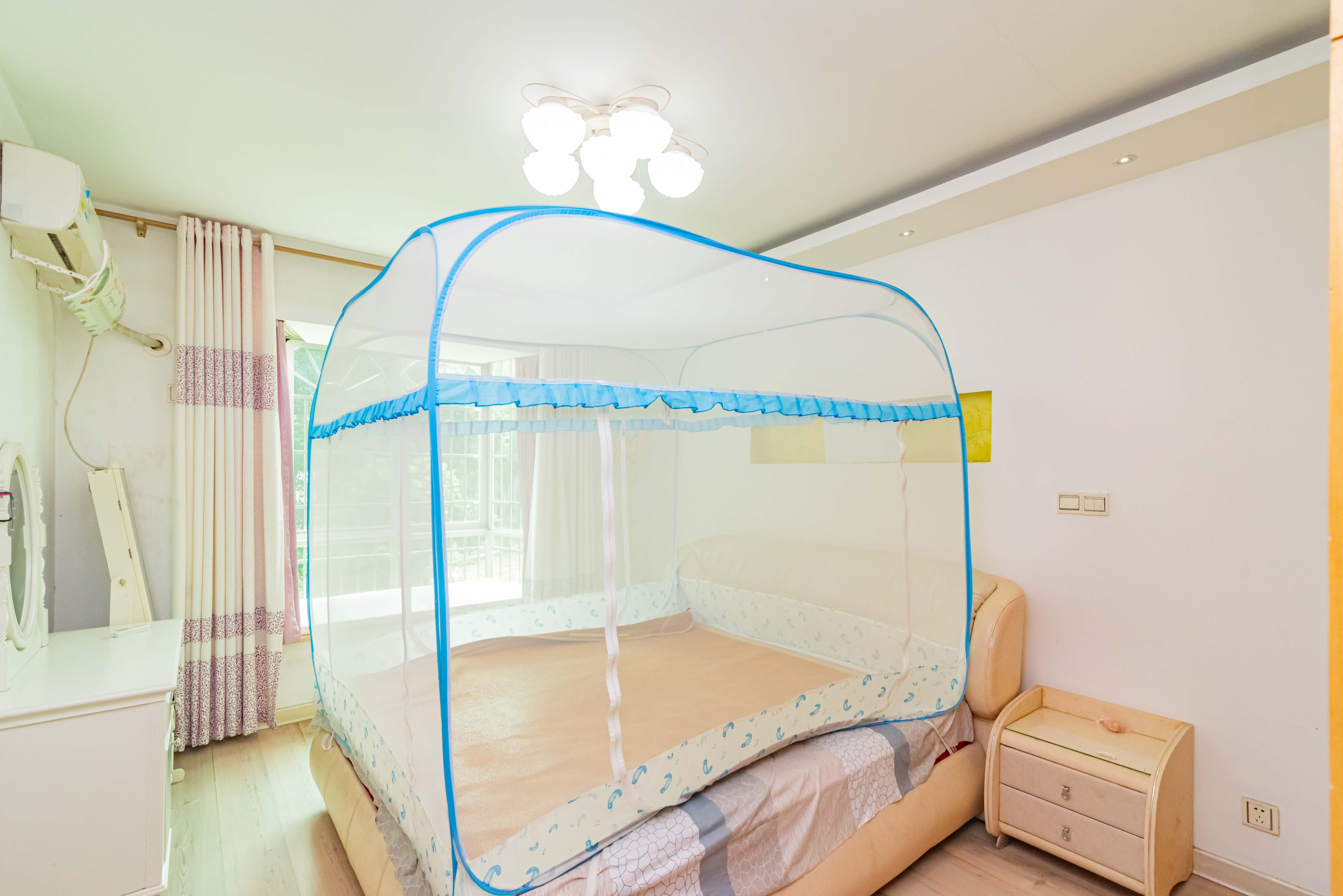 德邦新村  4室2厅2卫   112.00万卧室
