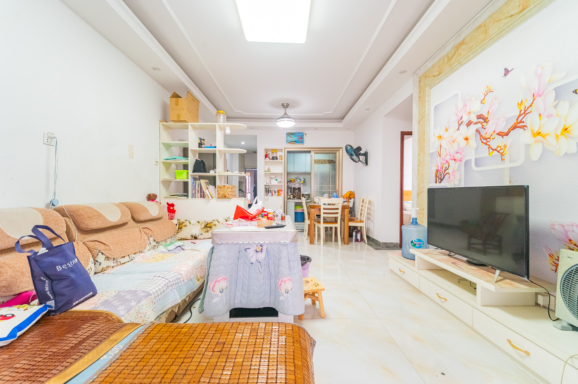 家和院  3室2廳1衛(wèi)    71.8萬客廳