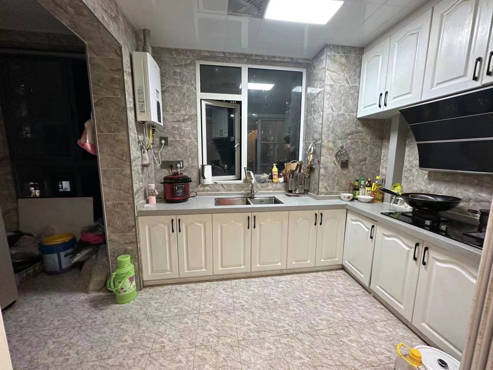 九八缔景城  4室2厅2卫    100.0万 九八缔景城  4室2厅2卫    100.0万室内图