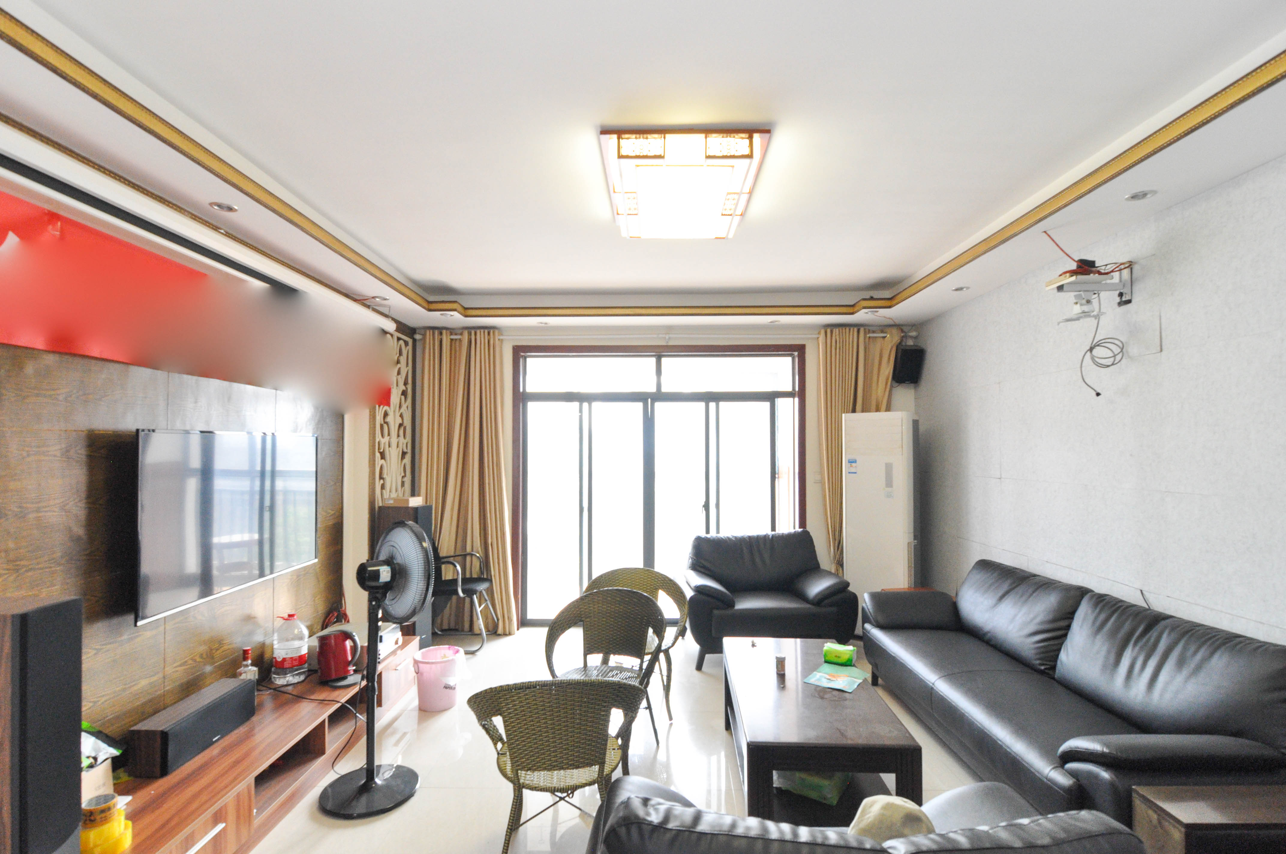 西子湖畔沃府  4室2厅2卫   165.00万