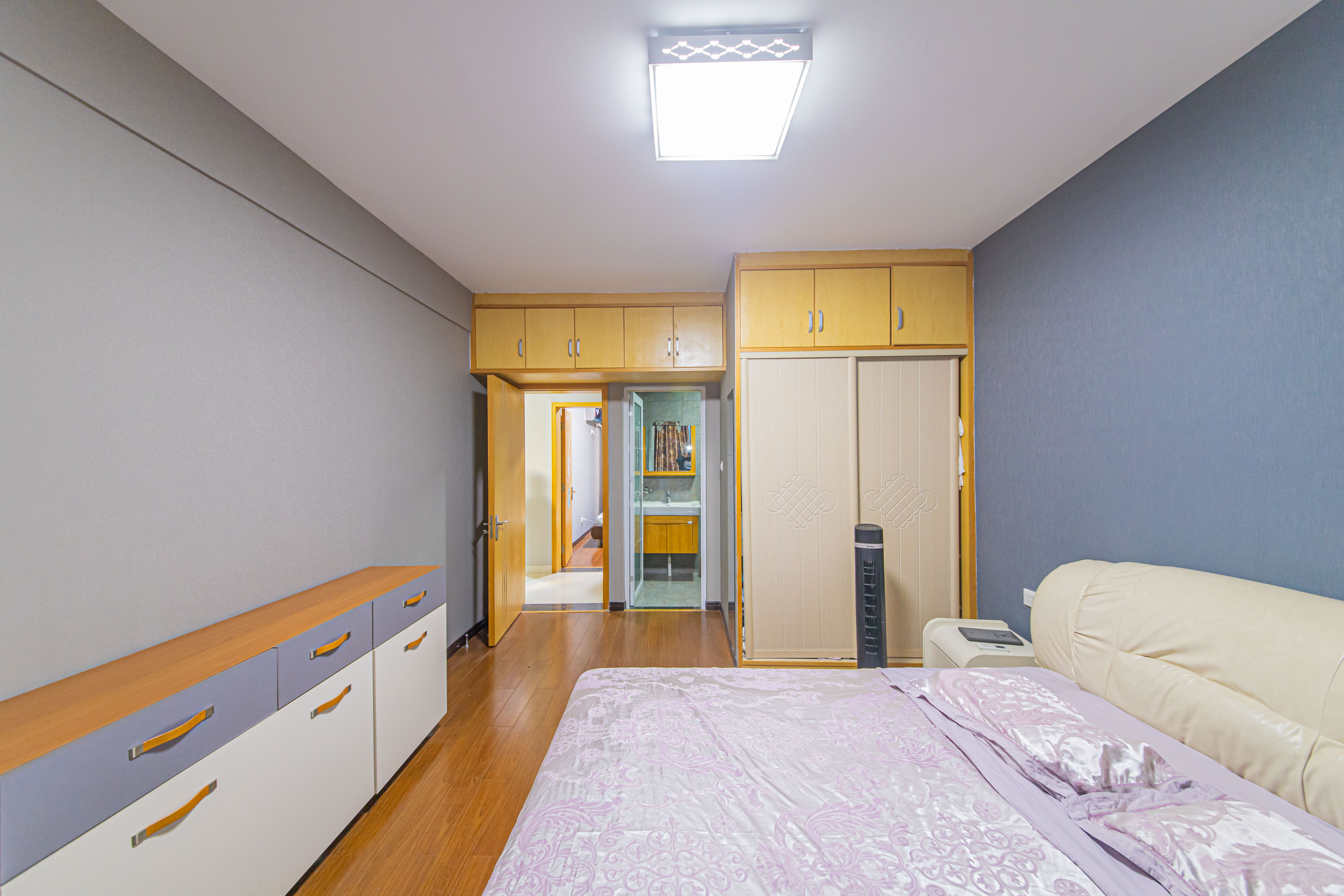 天城湖光山色  3室2厅1卫   126.80万卧室