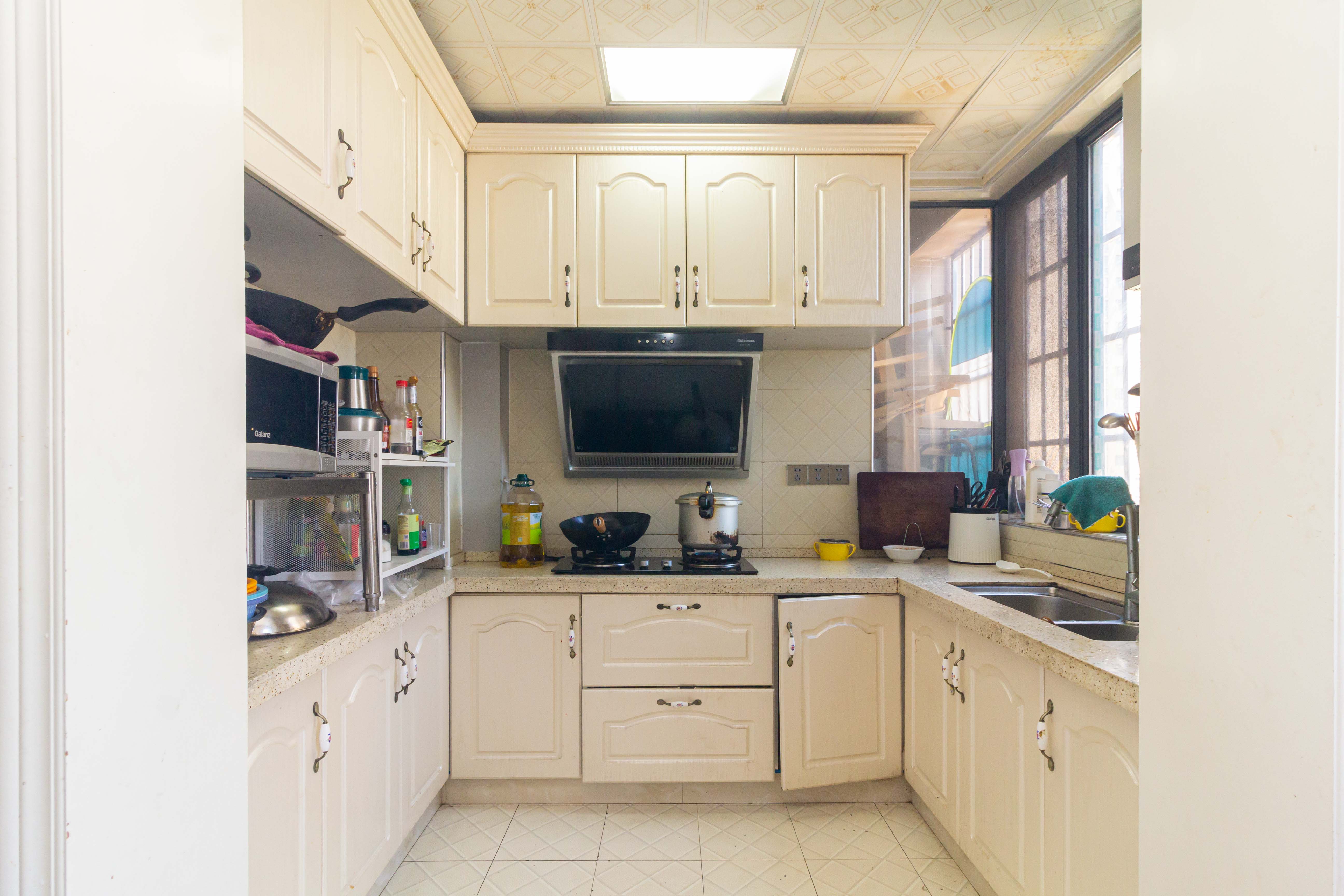 高林仕家 3室2厅1卫 88.0万 高林仕家 3室2厅1卫 88.0万厨房