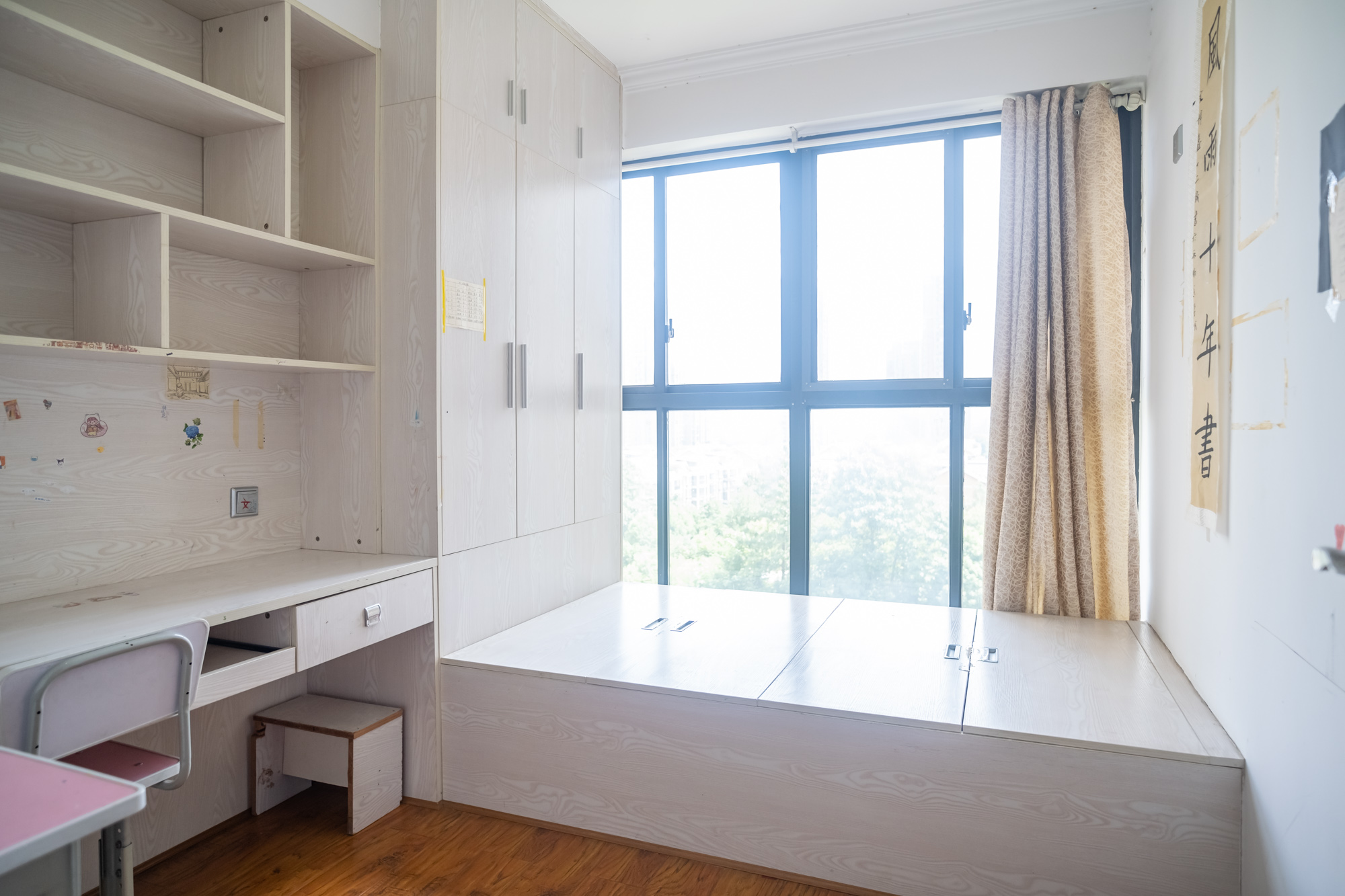 花样年华  4室2厅1卫    81.8万 花样年华  4室2厅1卫    81.8万卧室