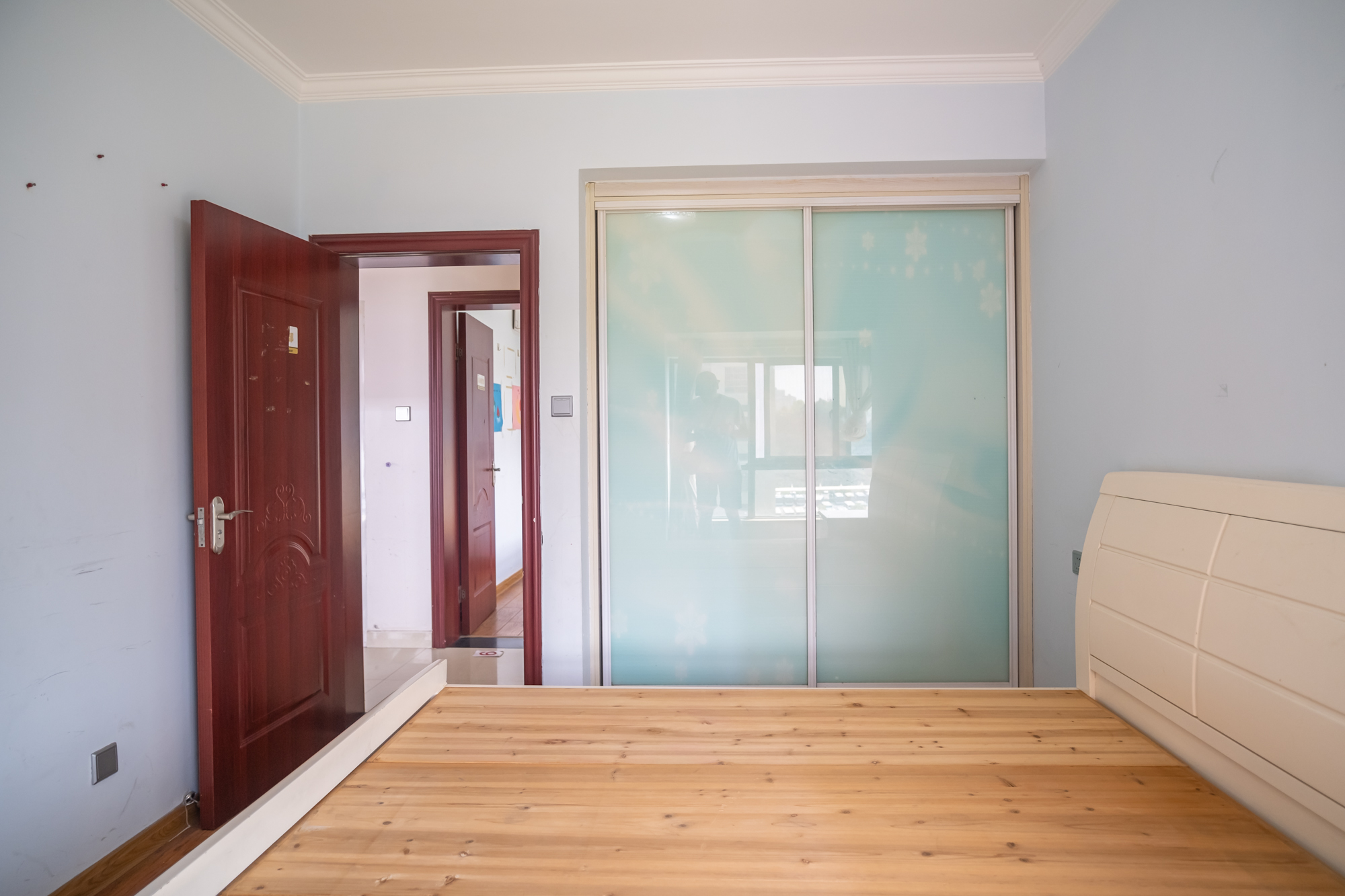 花样年华  4室2厅1卫    81.8万 花样年华  4室2厅1卫    81.8万卧室