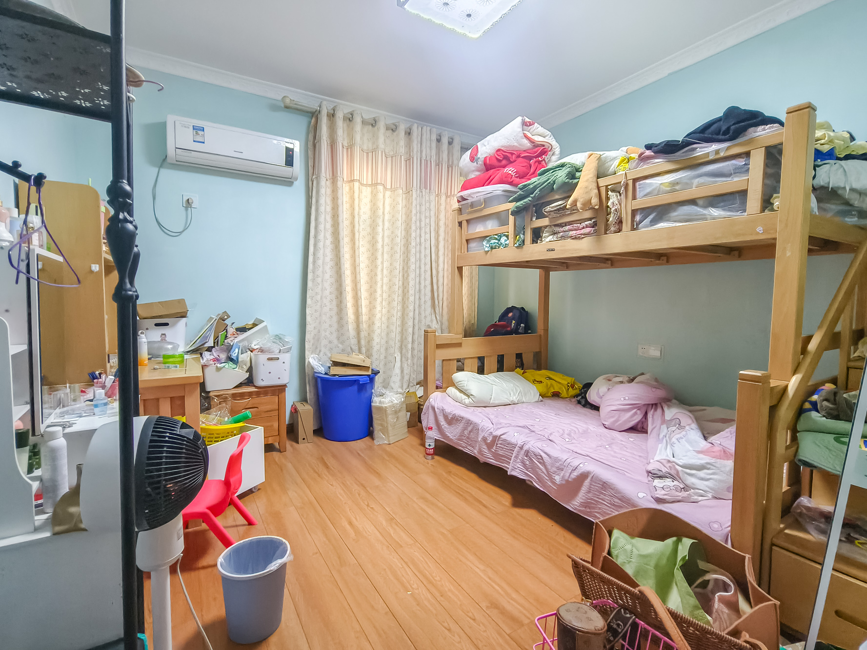 郡原居里 2室2厅1卫 70.0万 郡原居里 2室2厅1卫 70.0万卧室