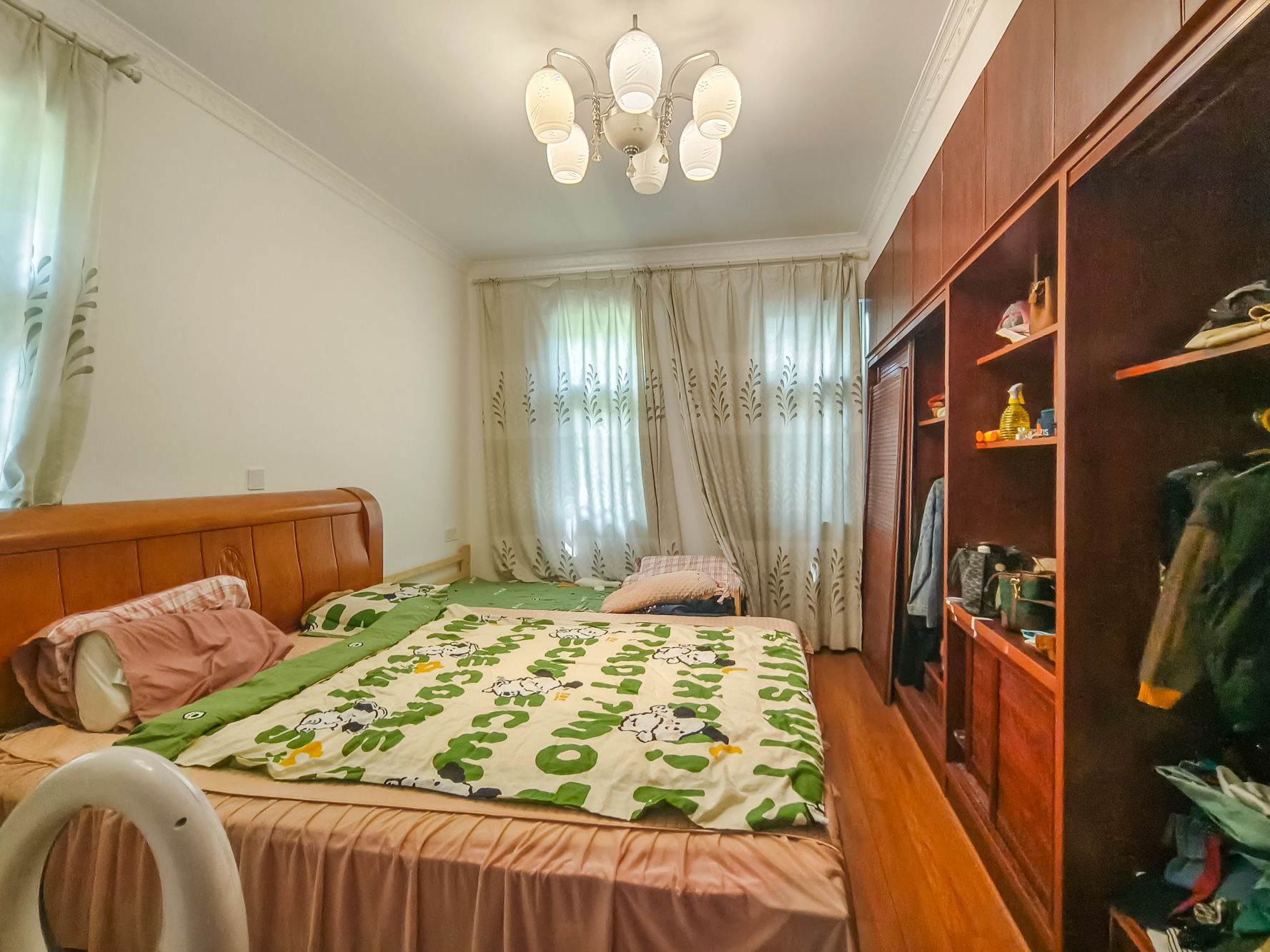 郡原居里 2室2厅1卫 70.0万 郡原居里 2室2厅1卫 70.0万卧室