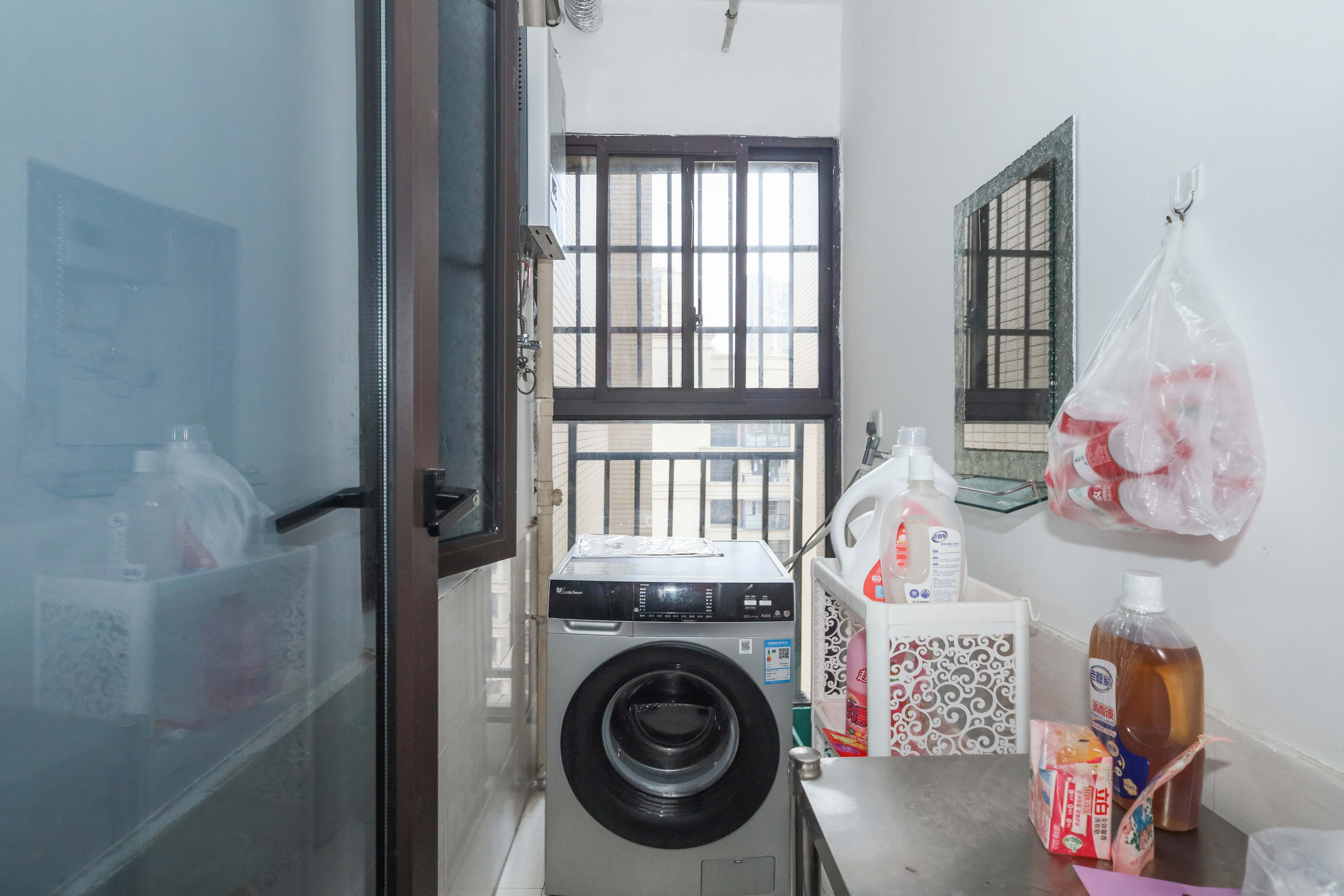 保利麓谷林语D区  2室2厅1卫    68.0万厨房