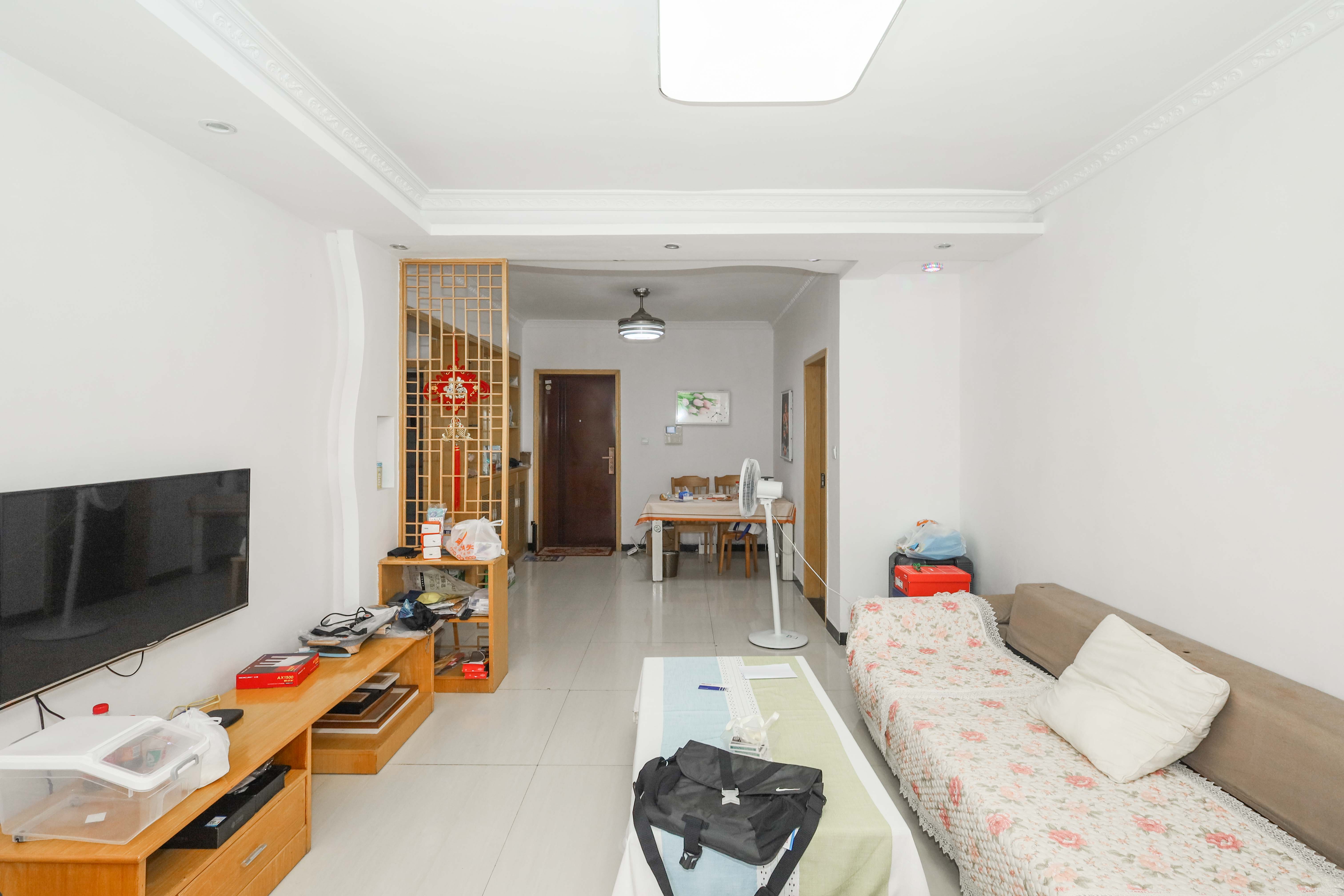 保利麓谷林语D区 2室2厅1卫 68.0万 保利麓谷林语D区 2室2厅1卫 68.0万客厅