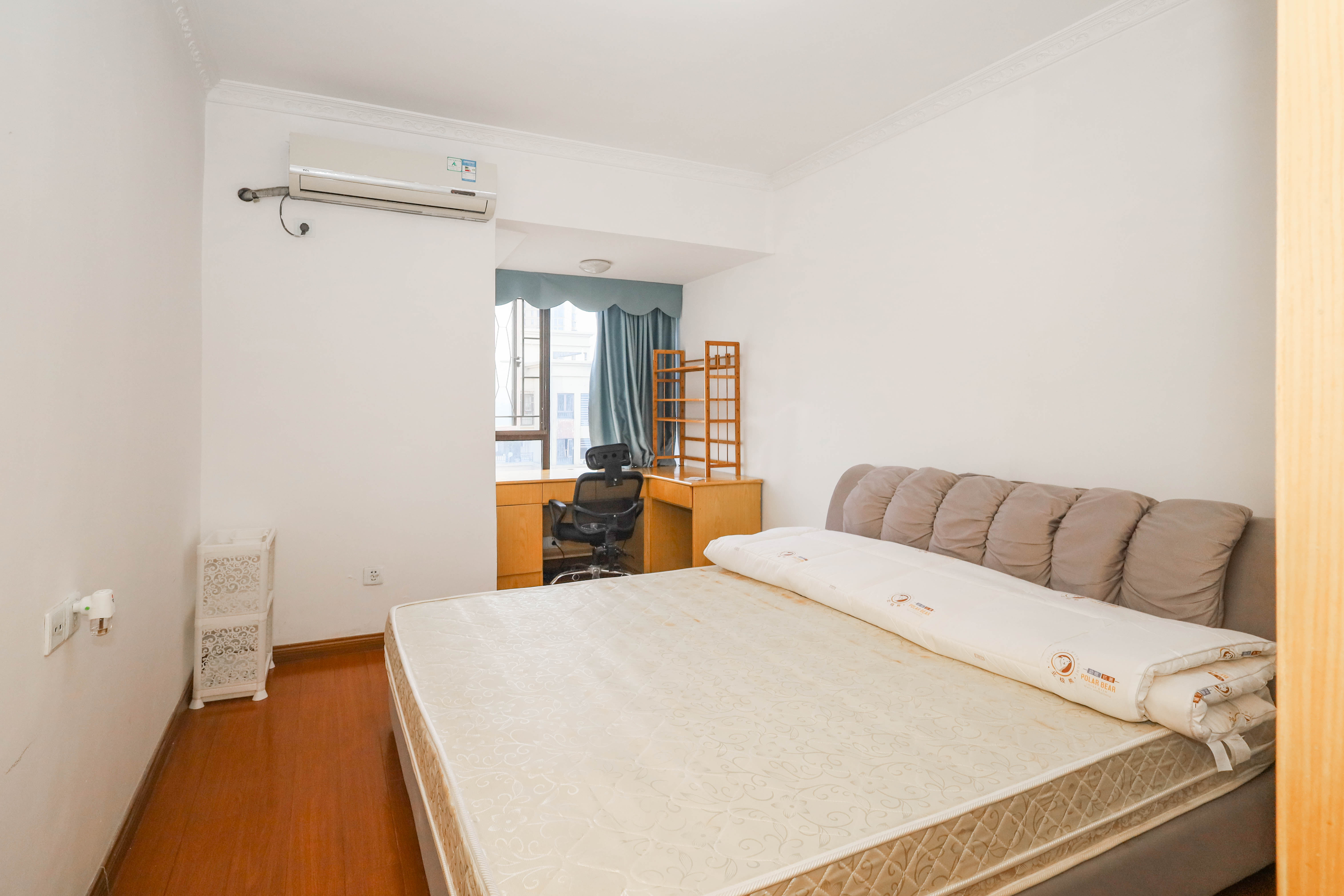 保利麓谷林语D区  2室2厅1卫    68.0万卧室