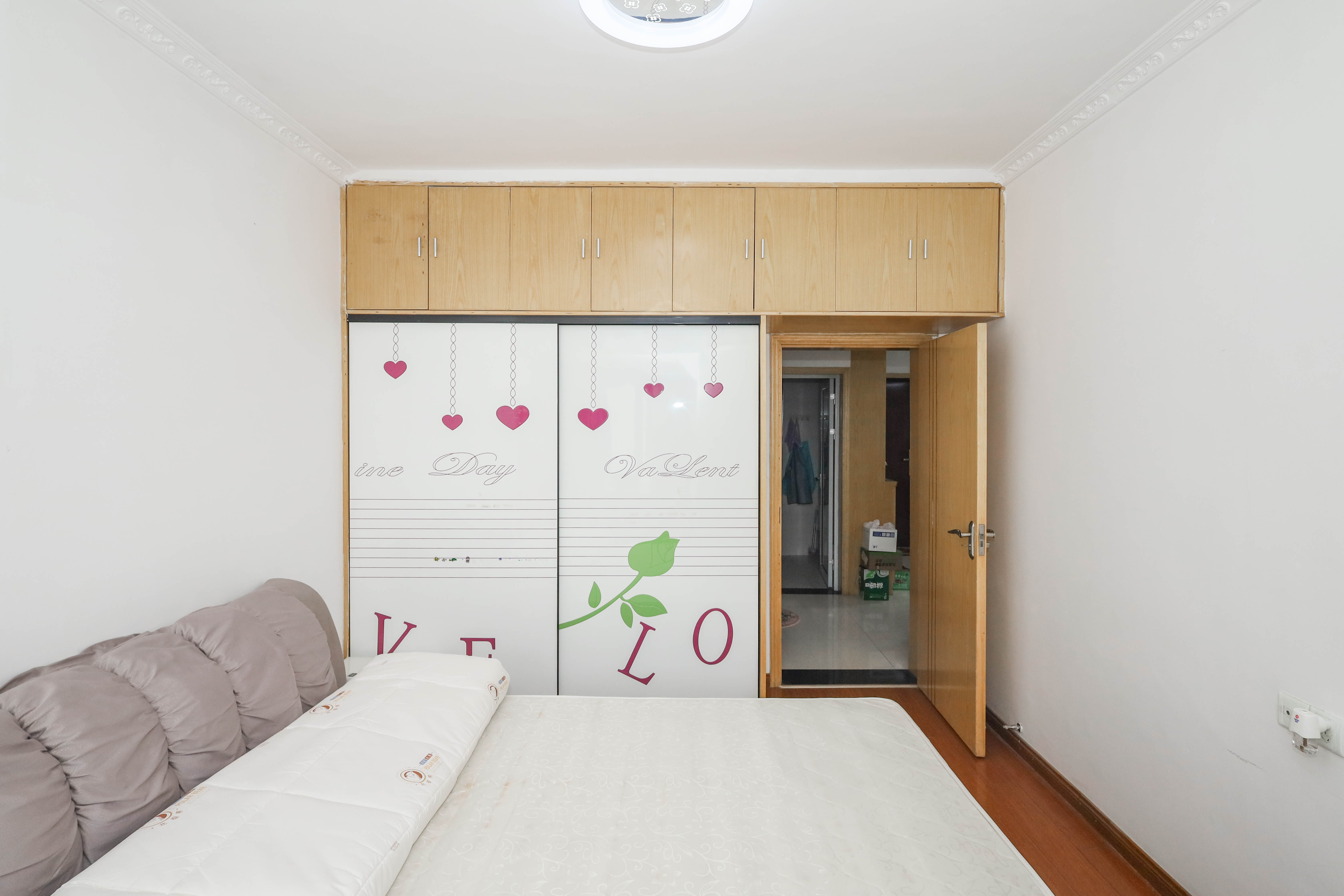 保利麓谷林语D区  2室2厅1卫    68.0万卧室