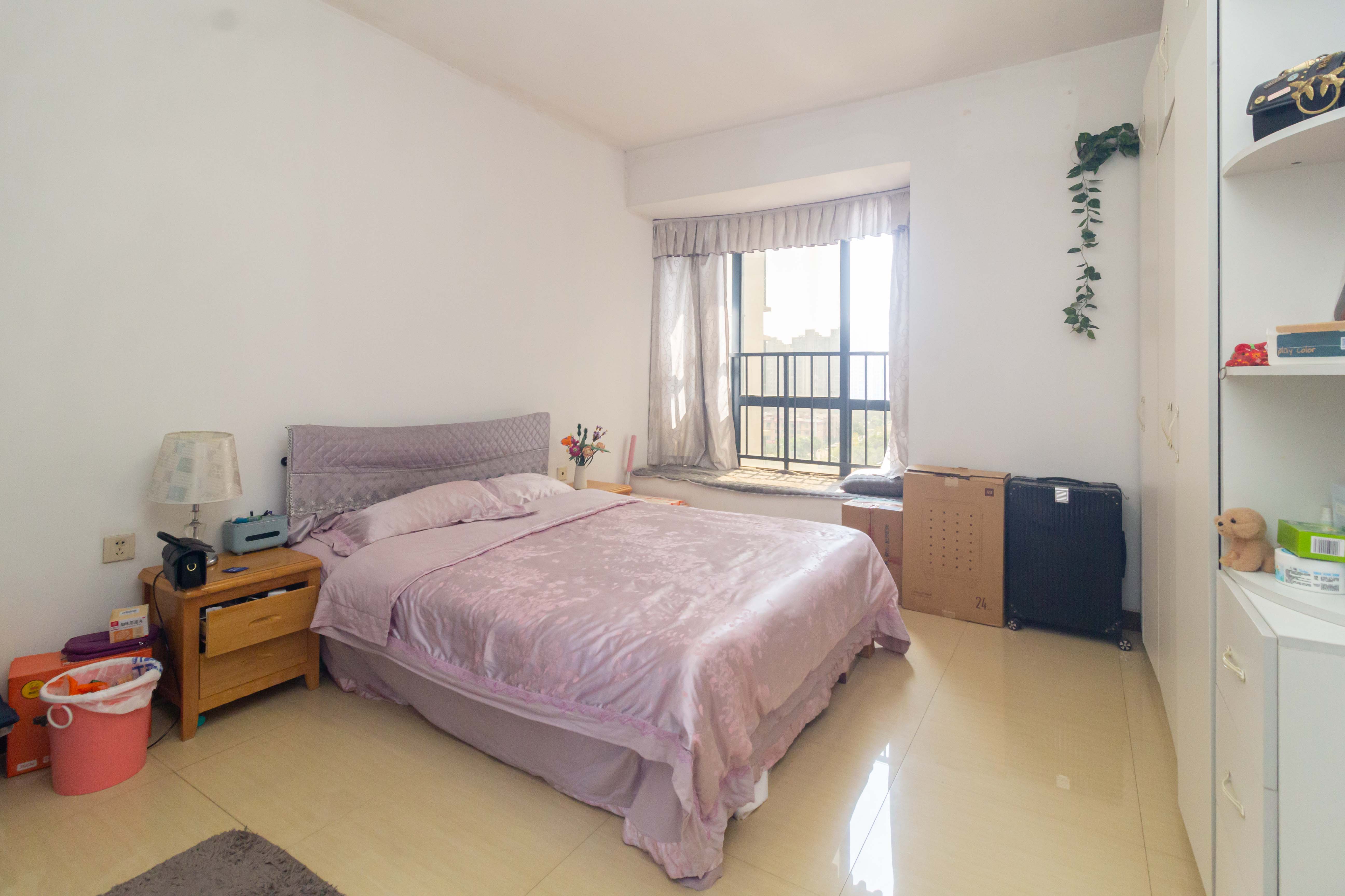 东岸城邦  3室2厅1卫   108.00万卧室