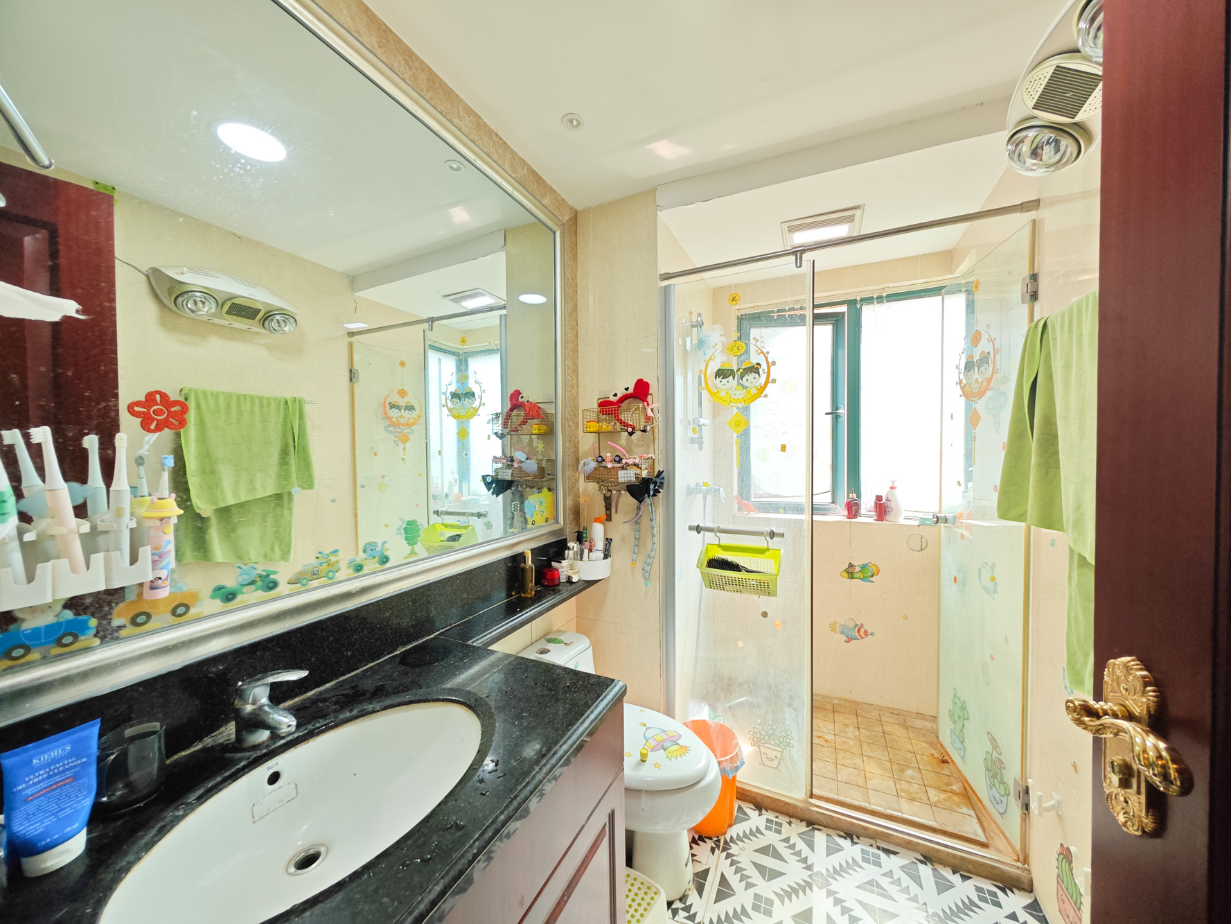 恒大城  2室2厅1卫    62.0万卫生间