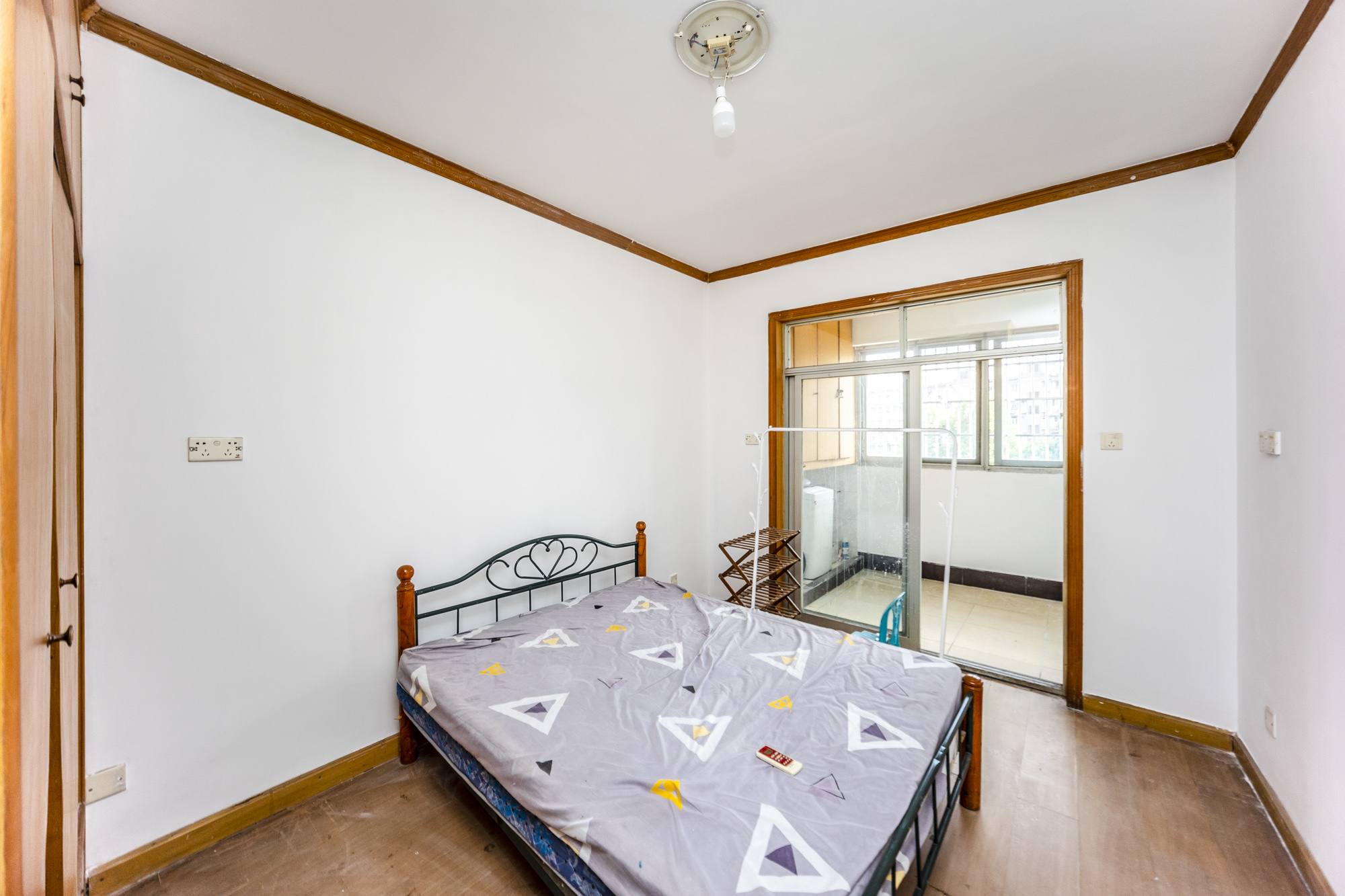 铜铝厂宿舍(白沙路461号) 2室2厅1卫 43.0万 铜铝厂宿舍(白沙路461号) 2室2厅1卫 43.0万卧室