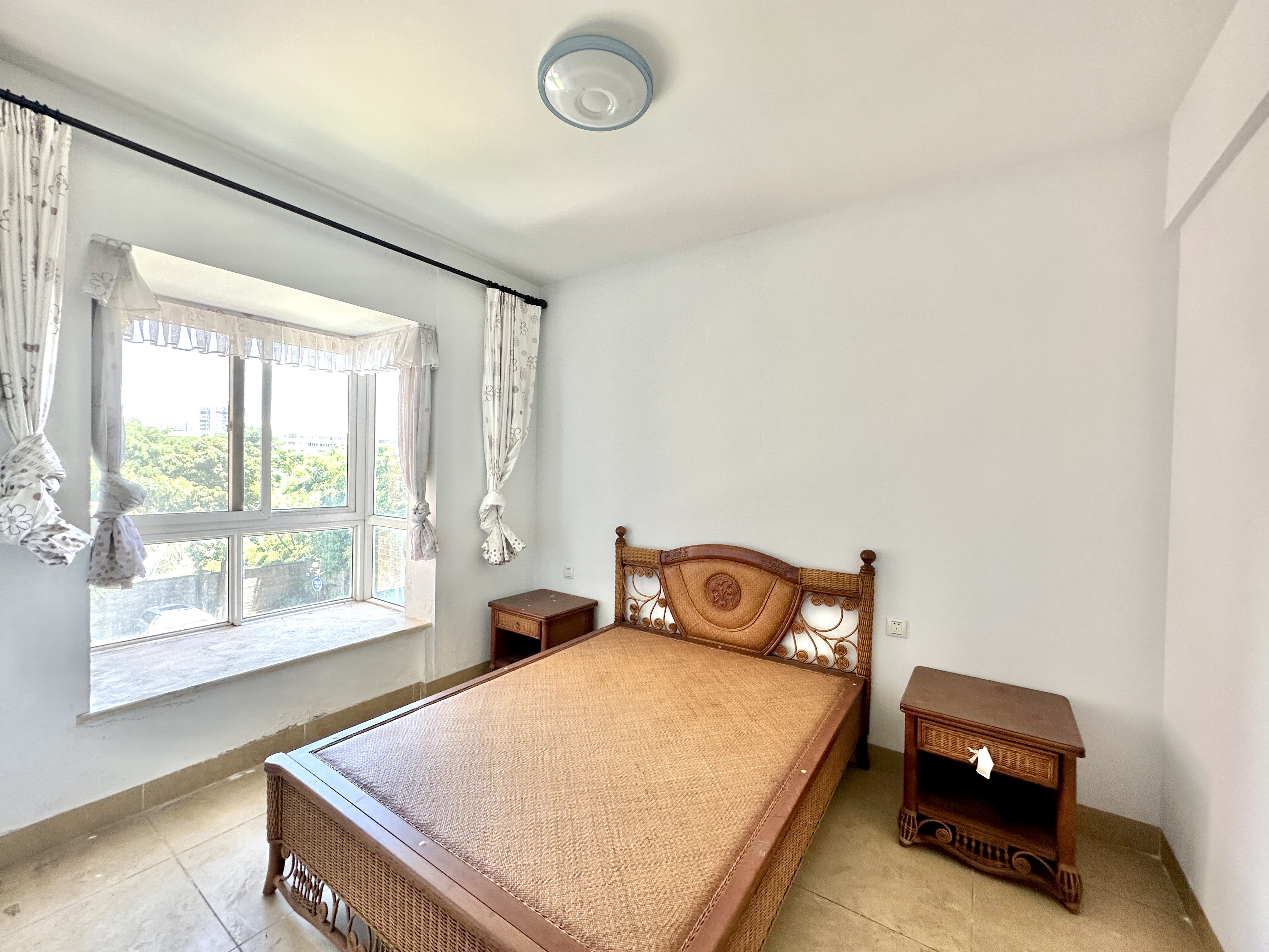 维多利亚花园  2室2厅1卫    127.0万 维多利亚花园  2室2厅1卫    127.0万客厅