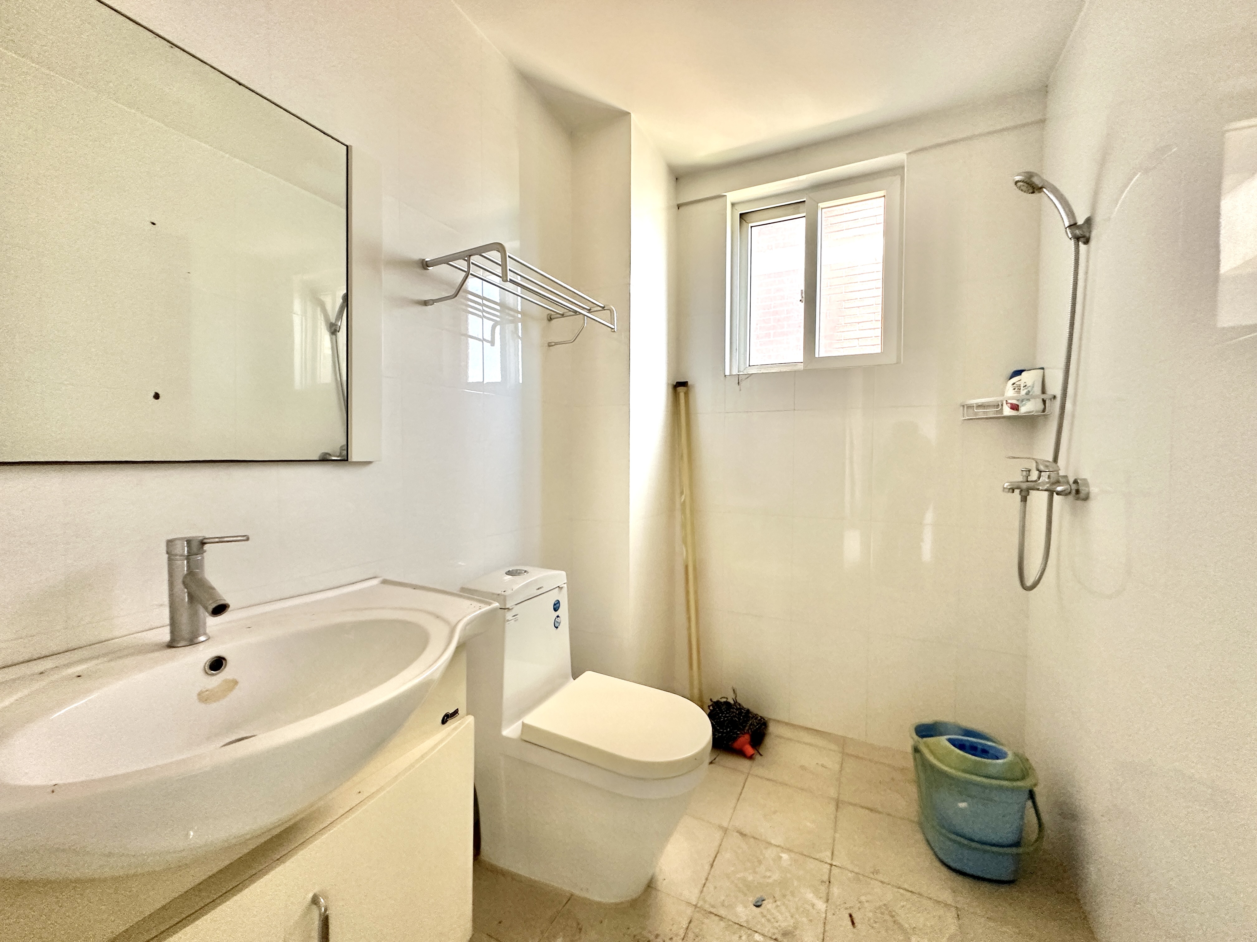 维多利亚花园  2室2厅1卫    127.0万 维多利亚花园  2室2厅1卫    127.0万客厅