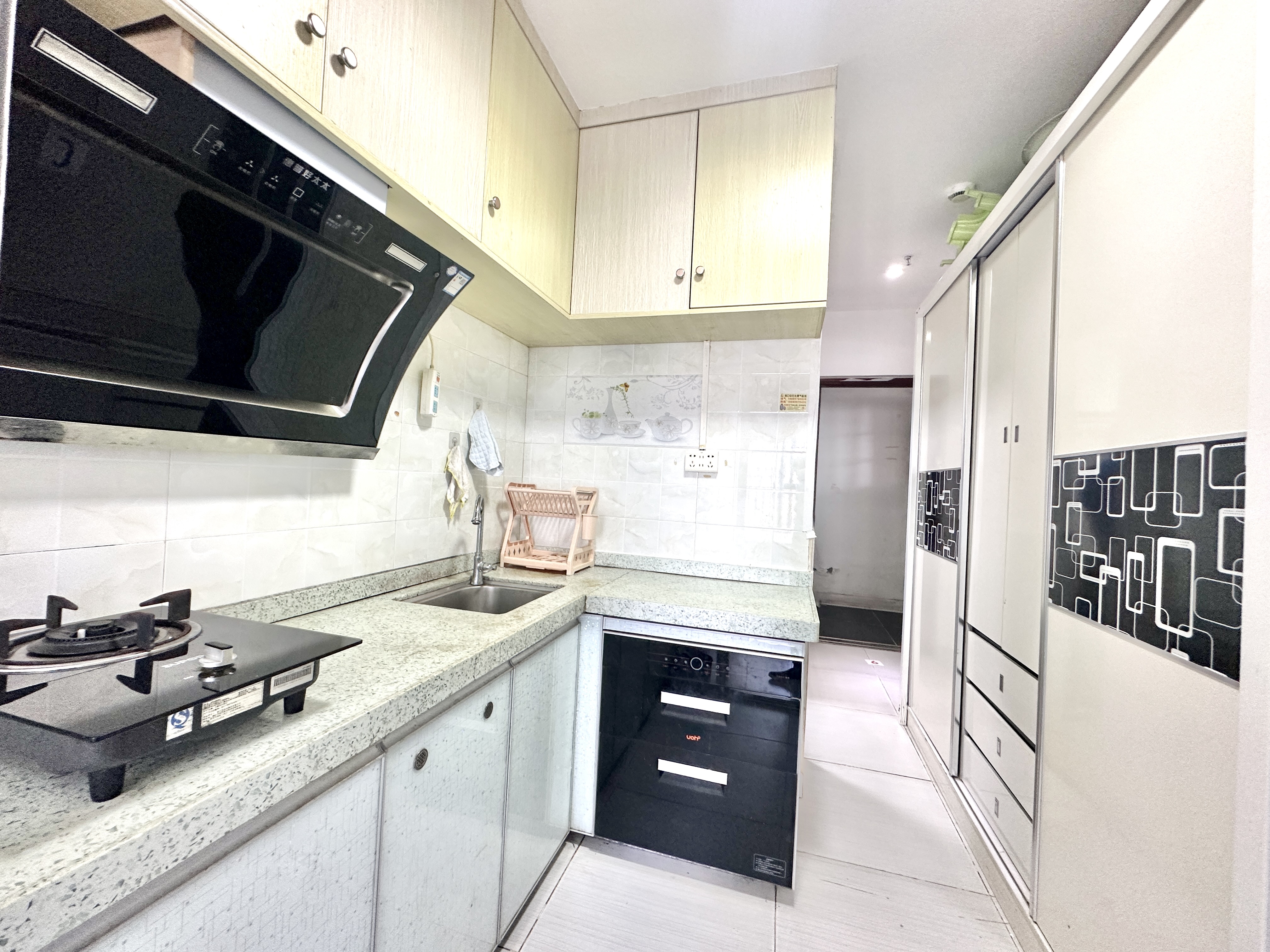 天骋康都  1室1厅1卫    56.0万 天骋康都  1室1厅1卫    56.0万客厅