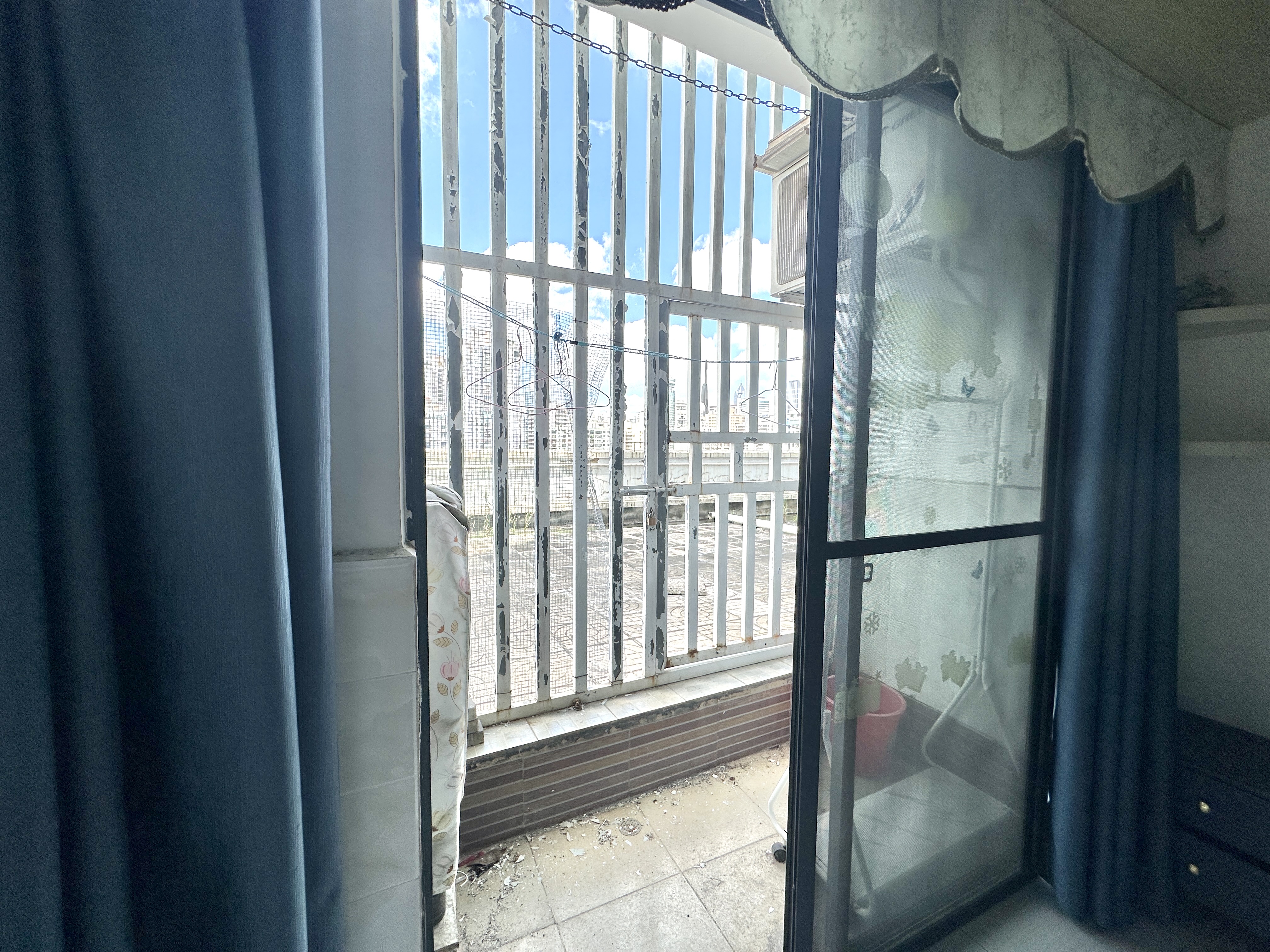 天骋康都  1室1厅1卫    56.0万 天骋康都  1室1厅1卫    56.0万客厅