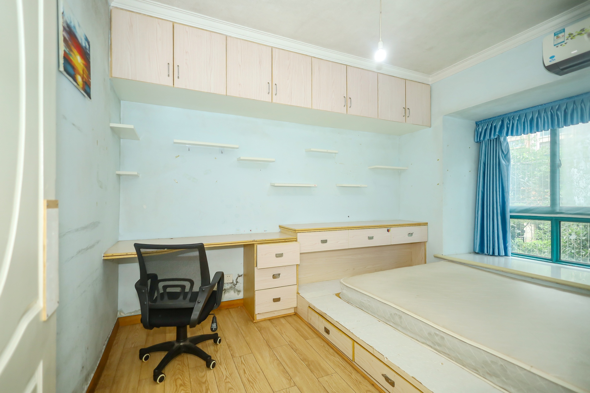 蝴蝶谷 3室2厅2卫 85.0万 蝴蝶谷 3室2厅2卫 85.0万卧室