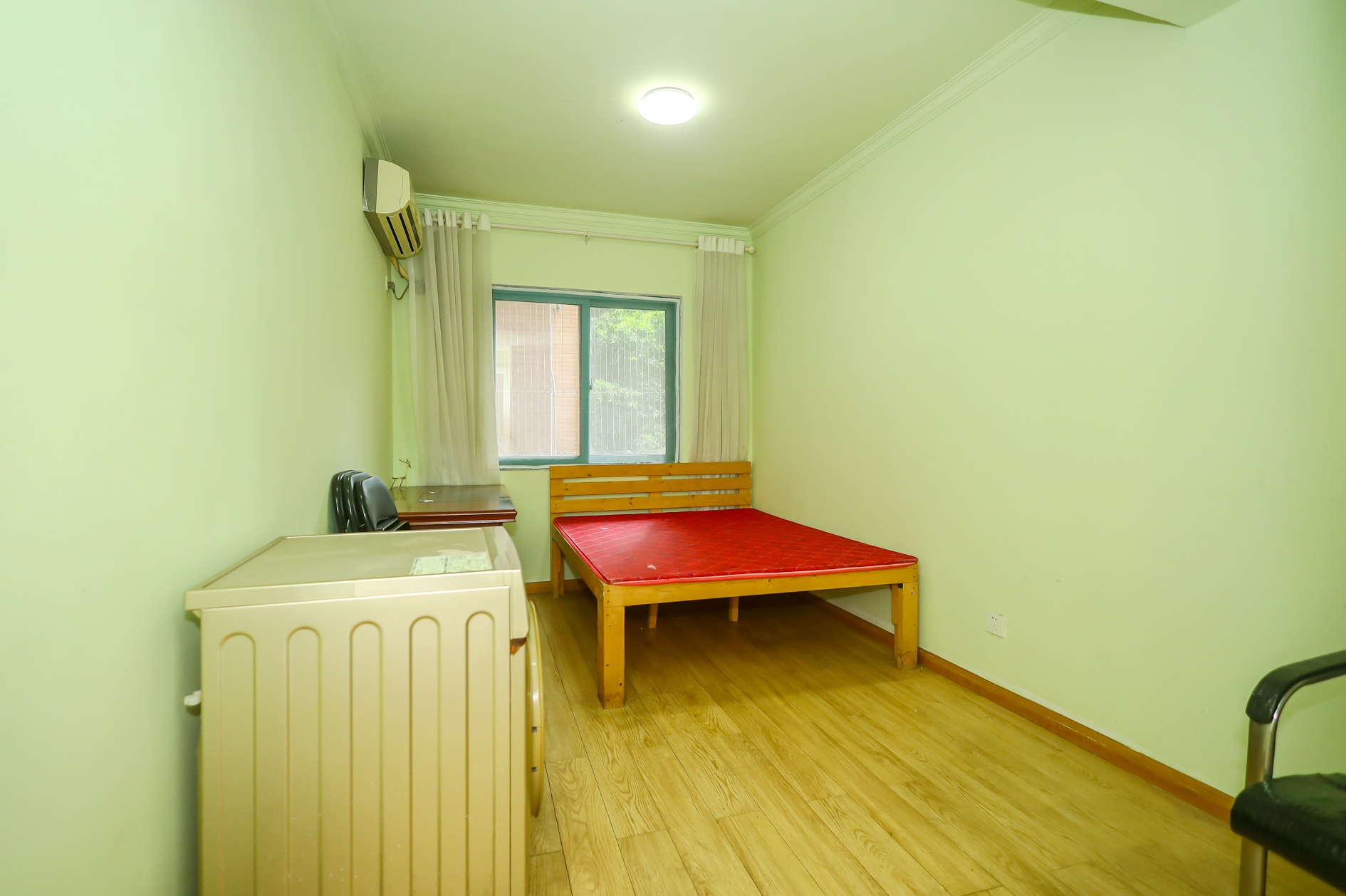 蝴蝶谷 3室2厅2卫 85.0万 蝴蝶谷 3室2厅2卫 85.0万卧室